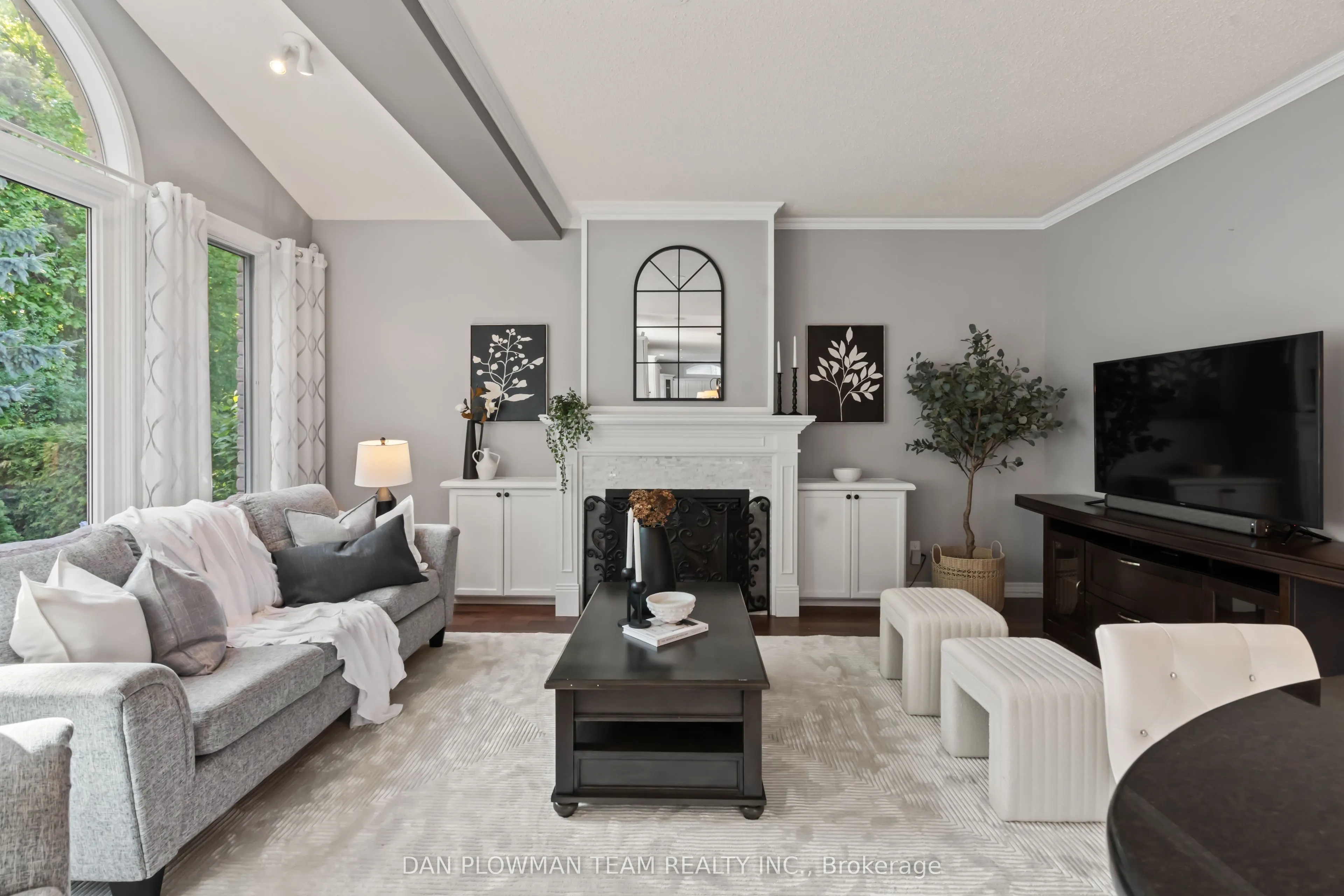 264 Ryerson Crescent