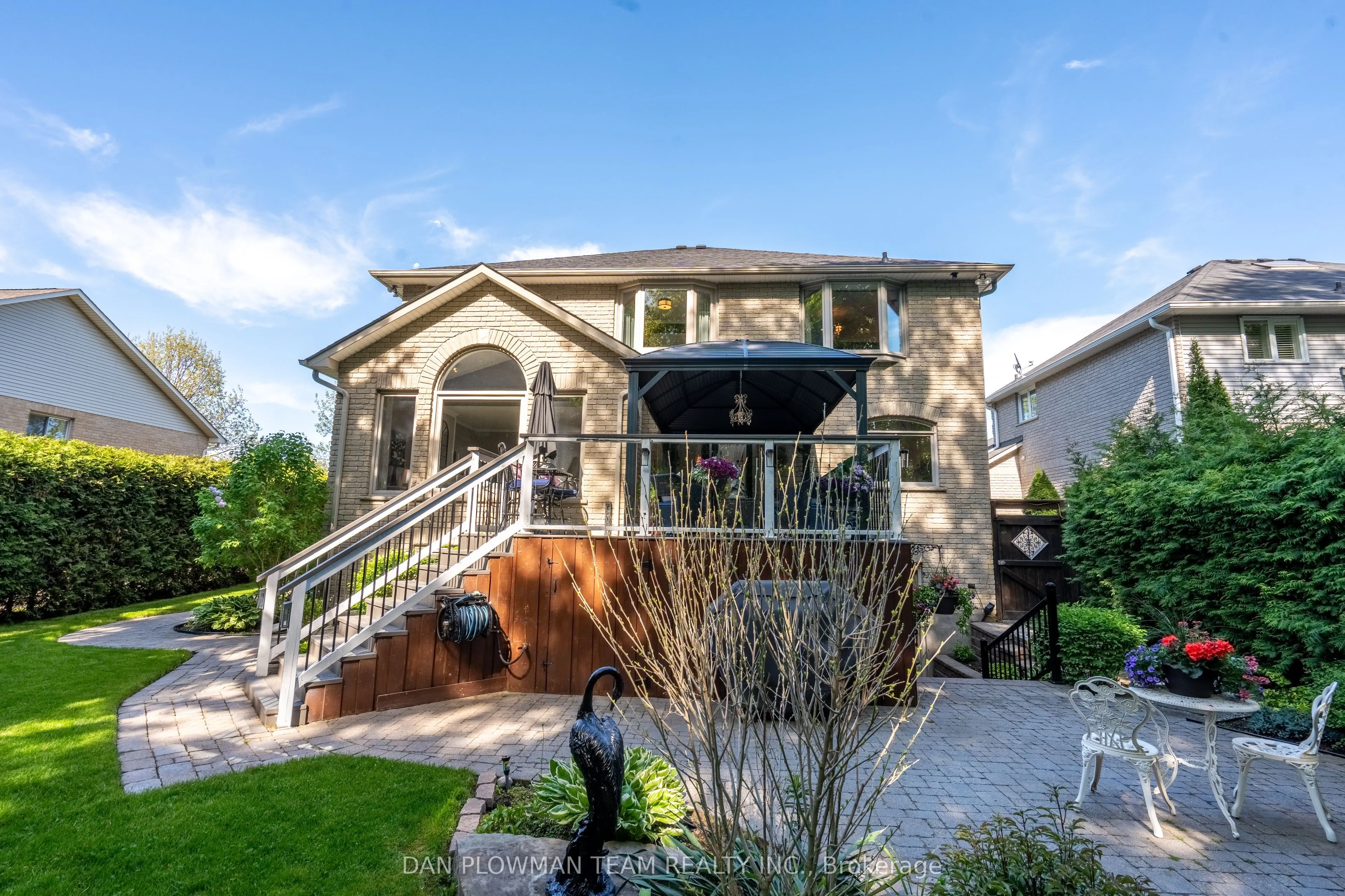 264 Ryerson Crescent