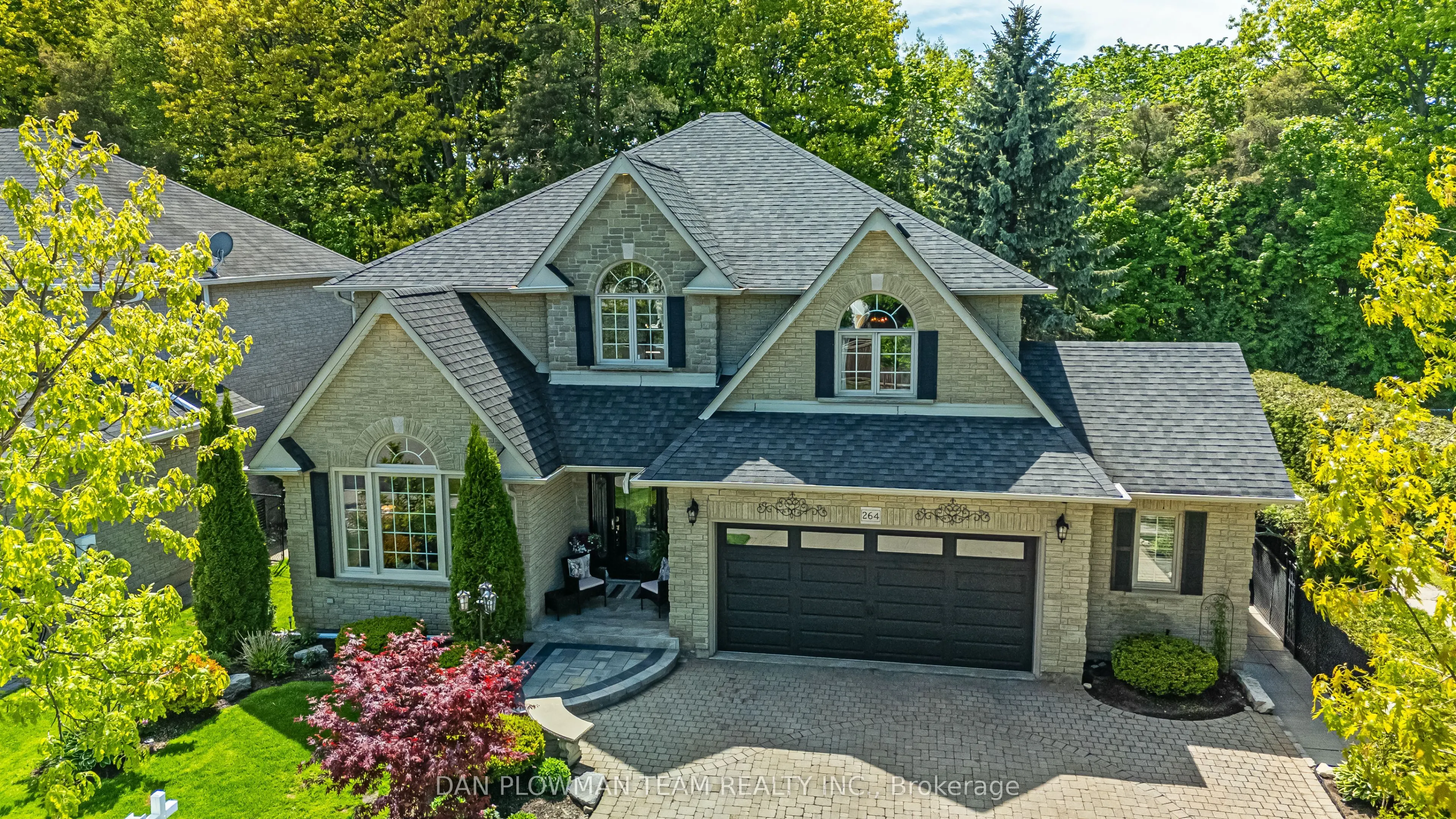 264 Ryerson Crescent