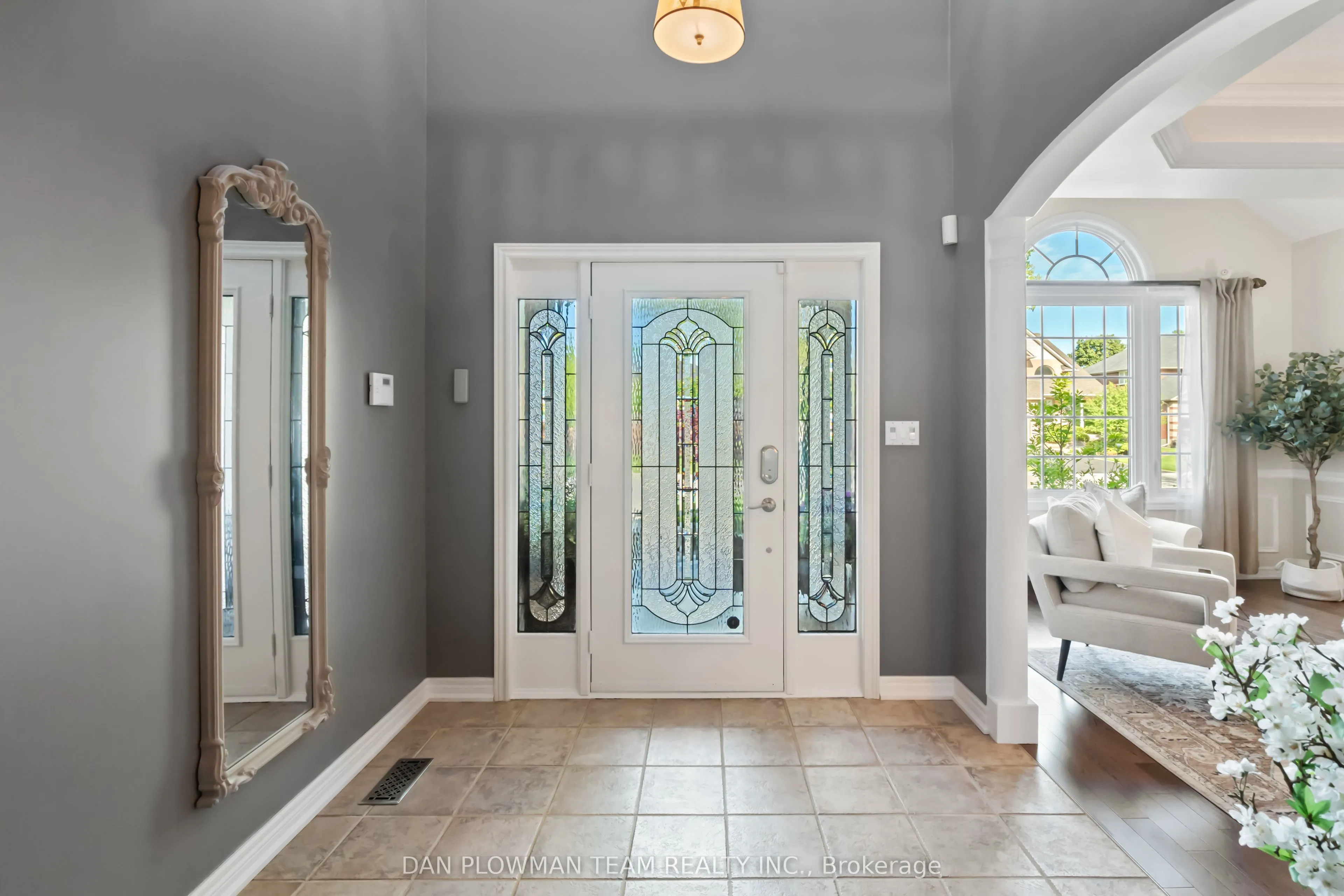 264 Ryerson Crescent