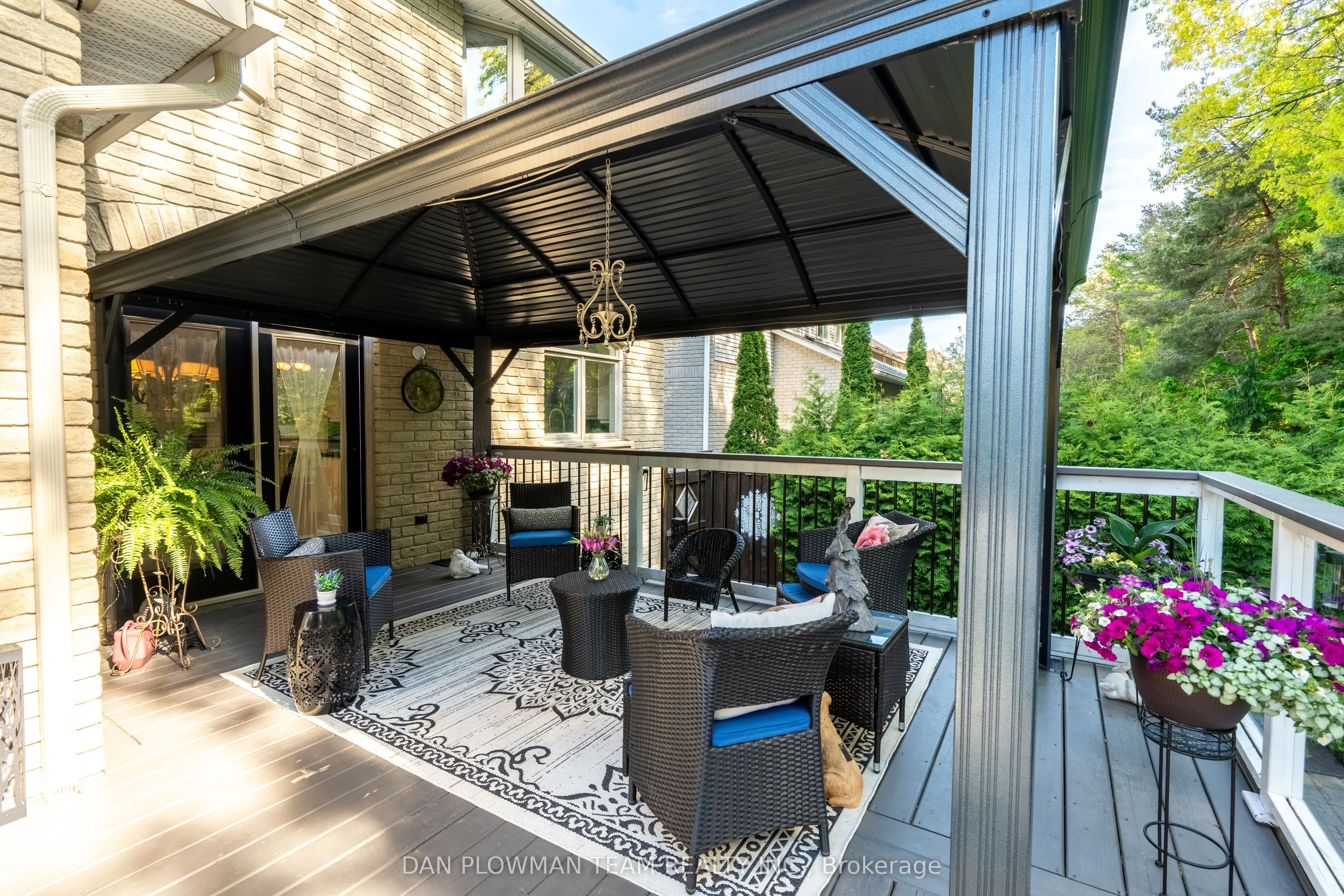 264 Ryerson Crescent