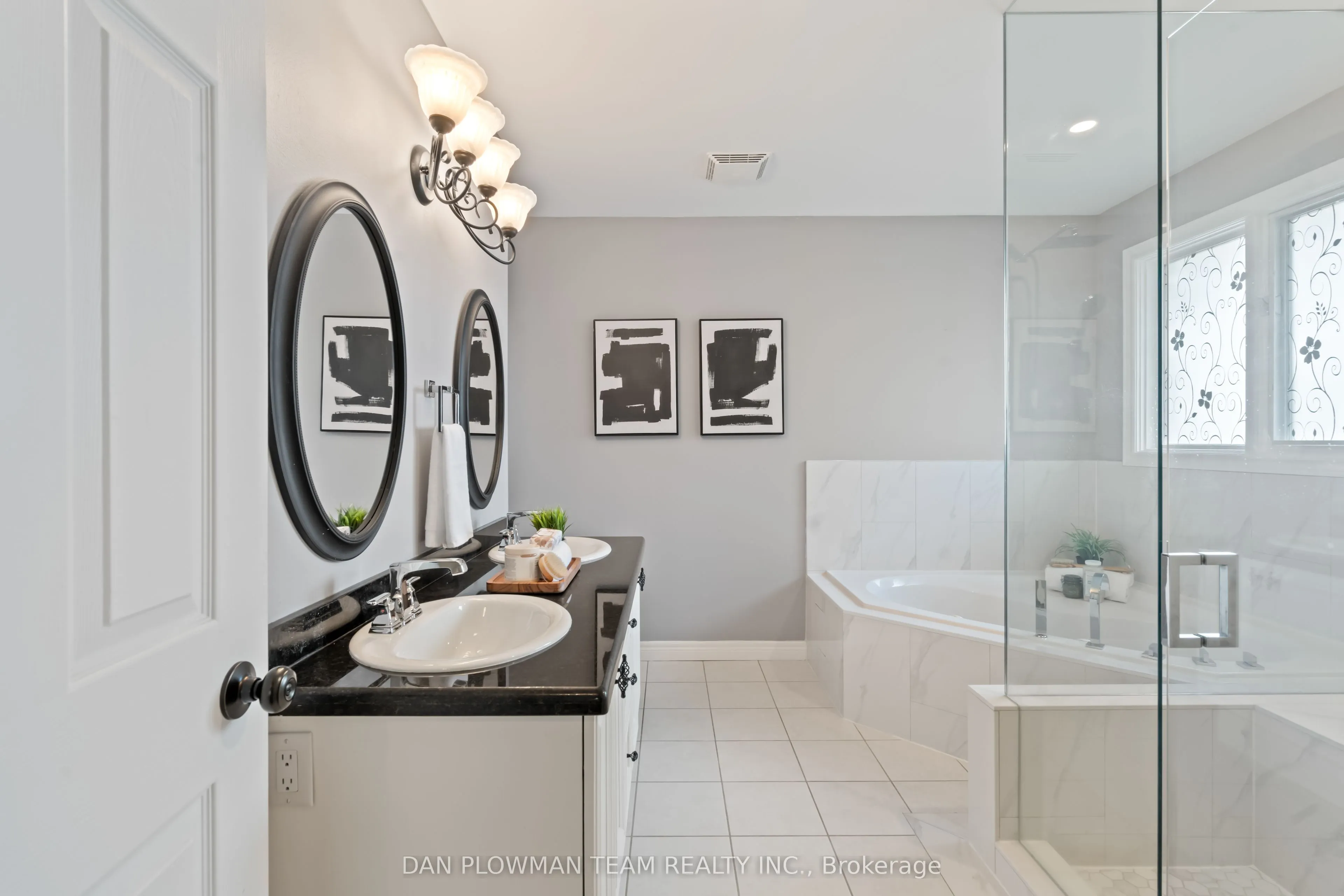 264 Ryerson Crescent