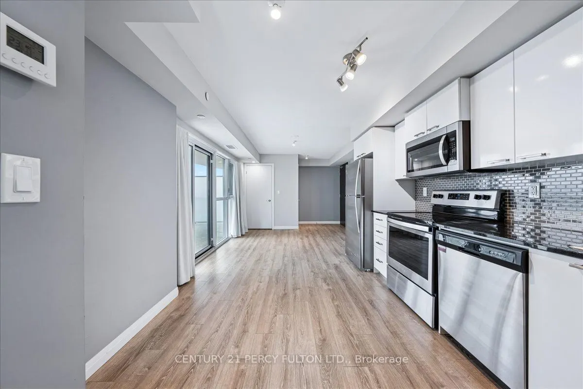 2150 Lawrence Avenue E, #1503