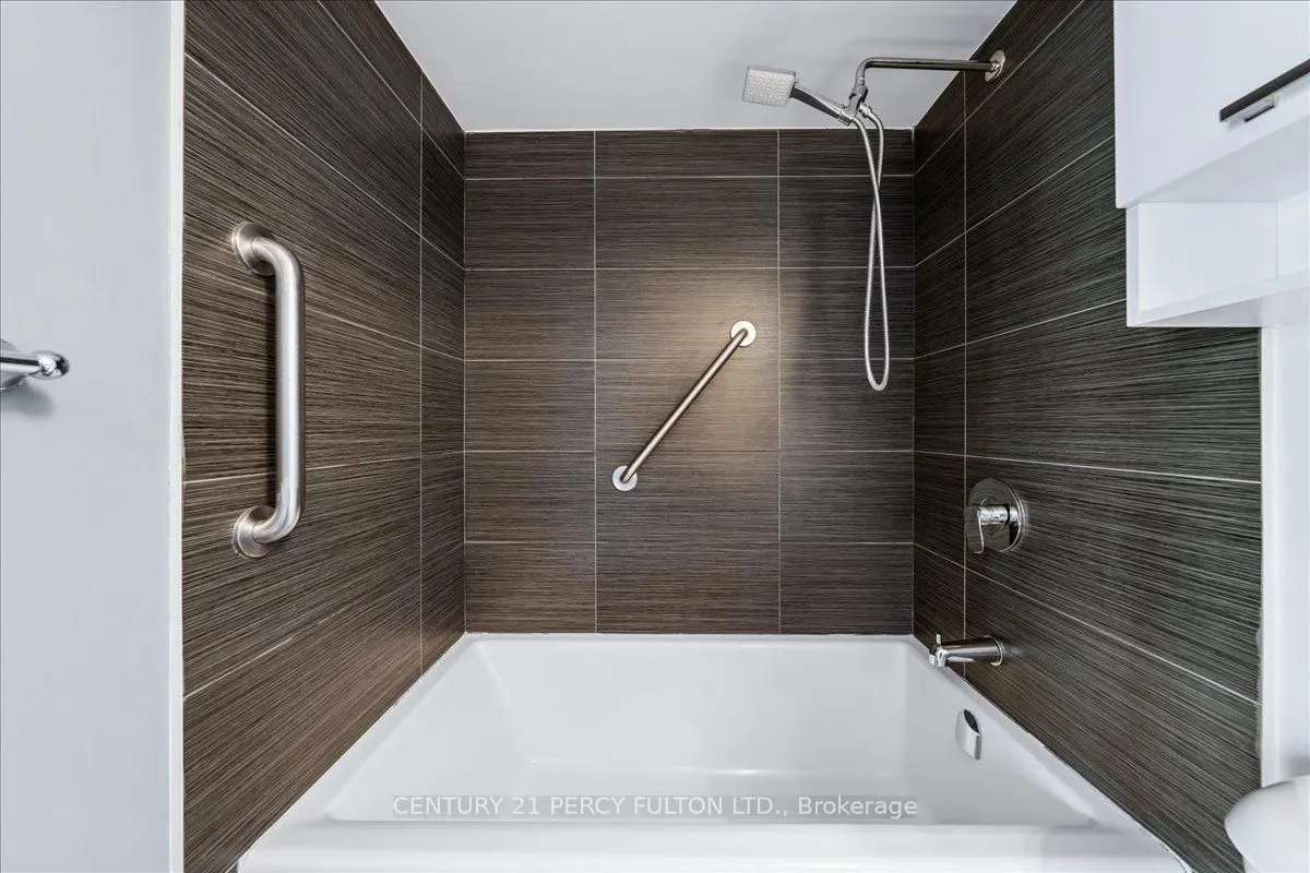 2150 Lawrence Avenue E, #1503