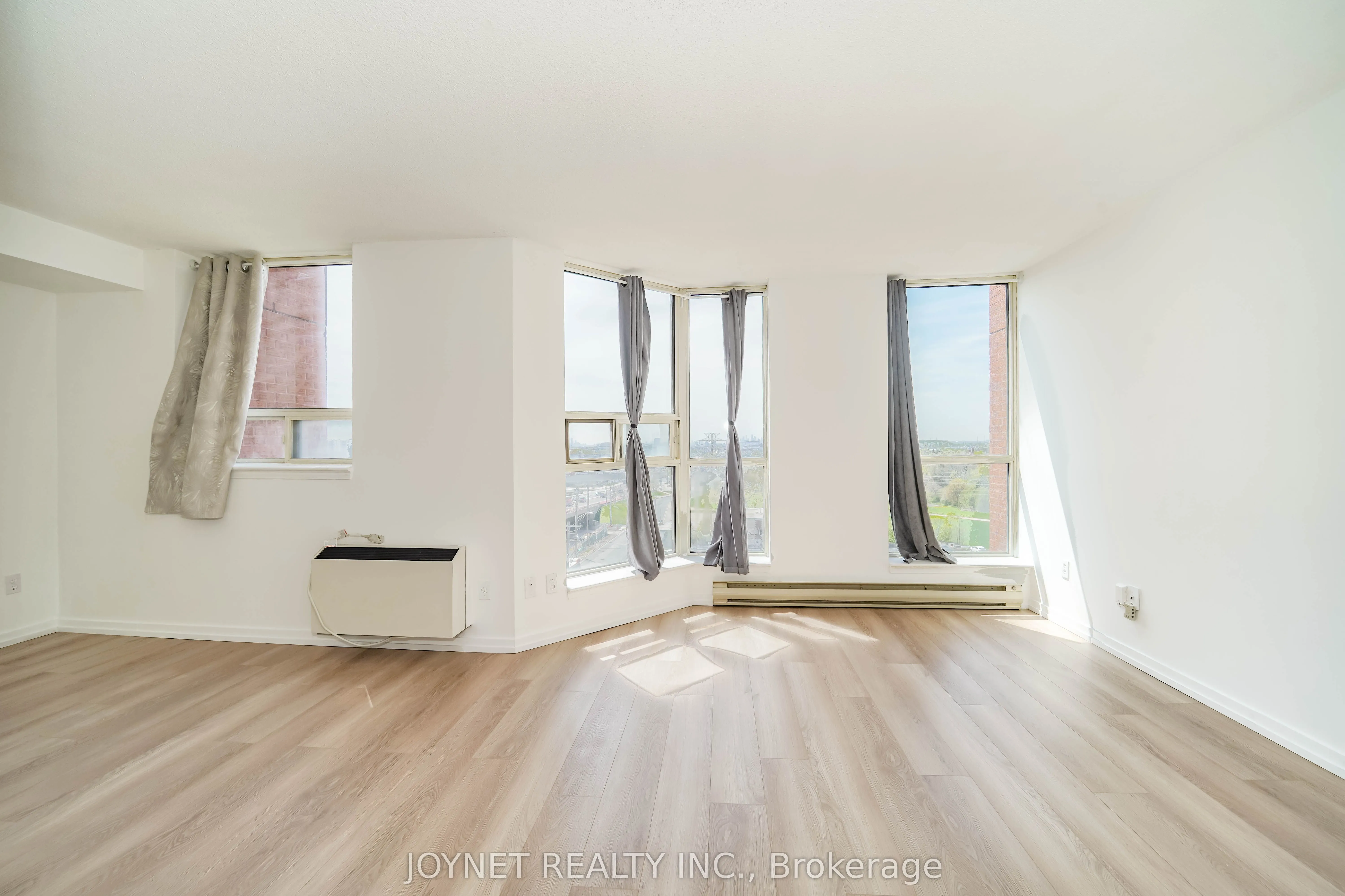 2460 Eglinton Avenue E #917