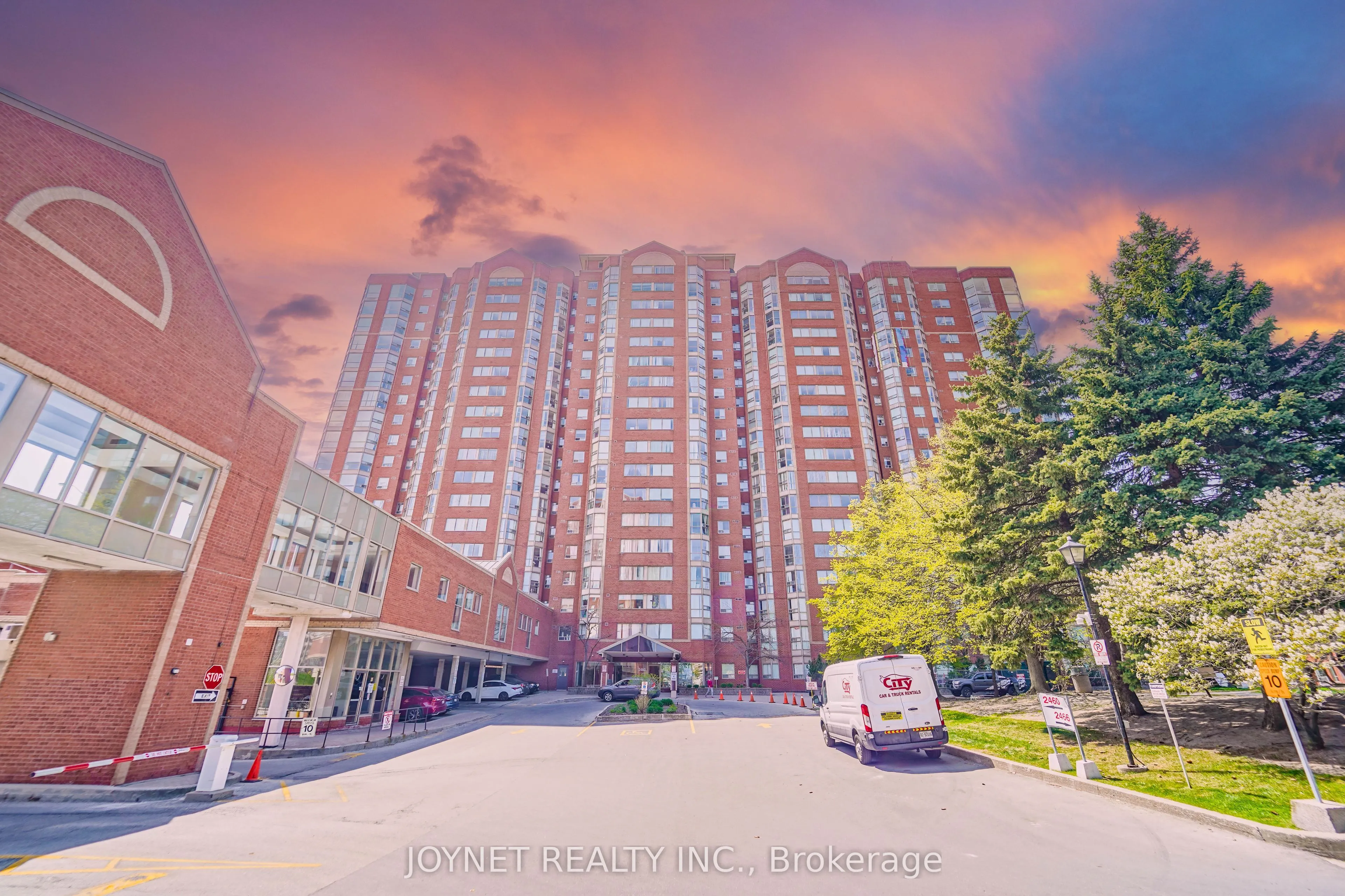 2460 Eglinton Avenue E #917