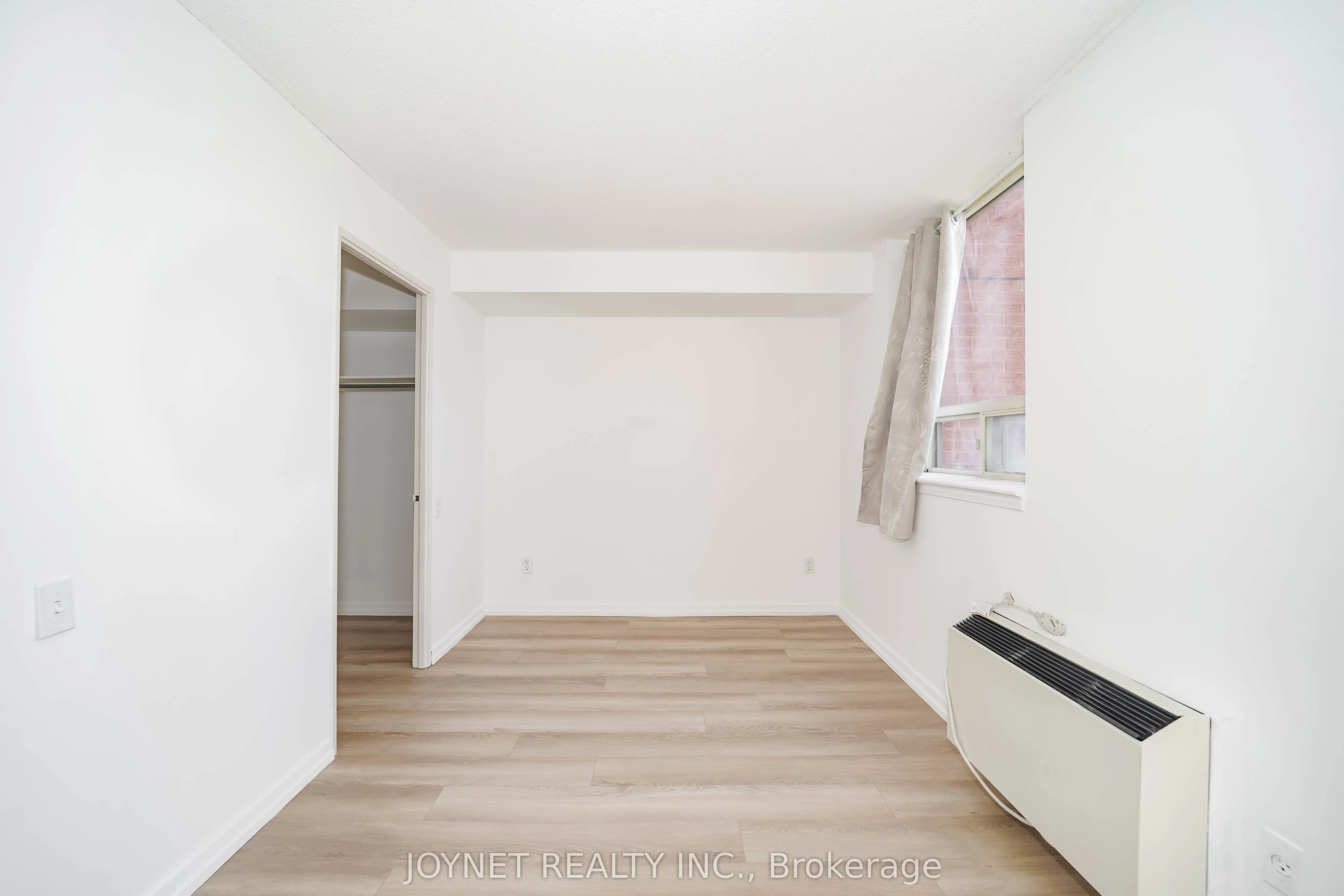 2460 Eglinton Avenue E #917