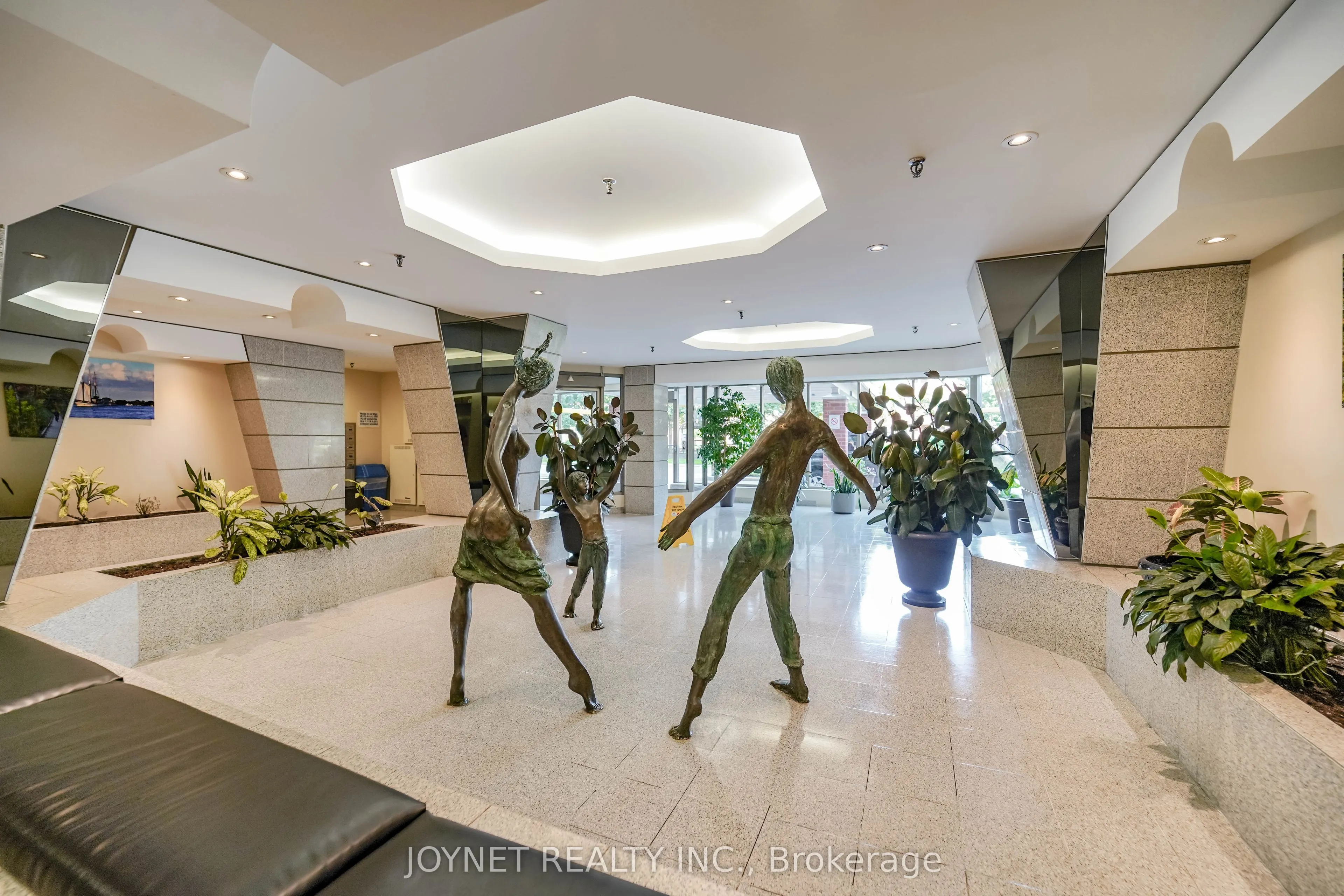 2460 Eglinton Avenue E #917