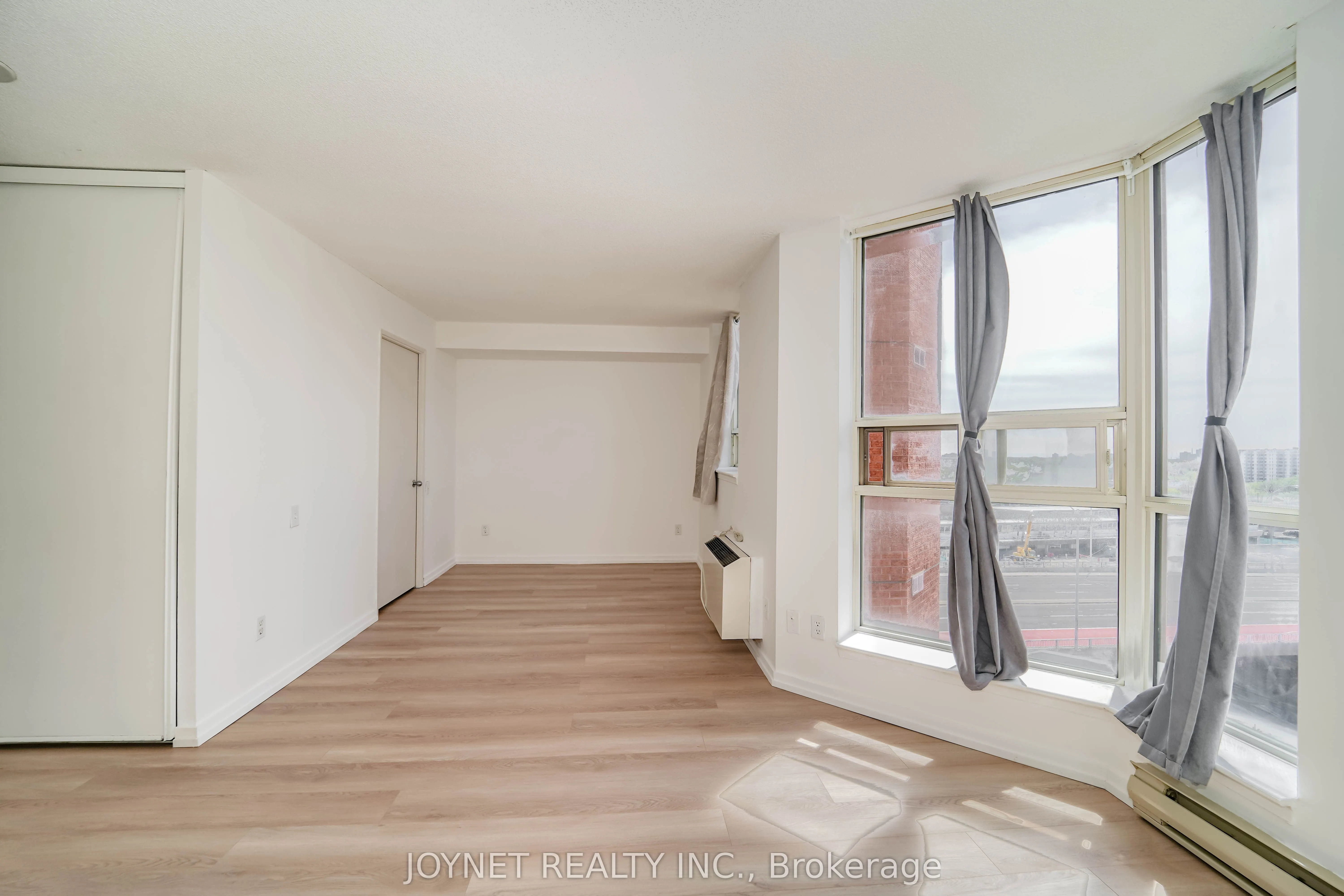 2460 Eglinton Avenue E #917