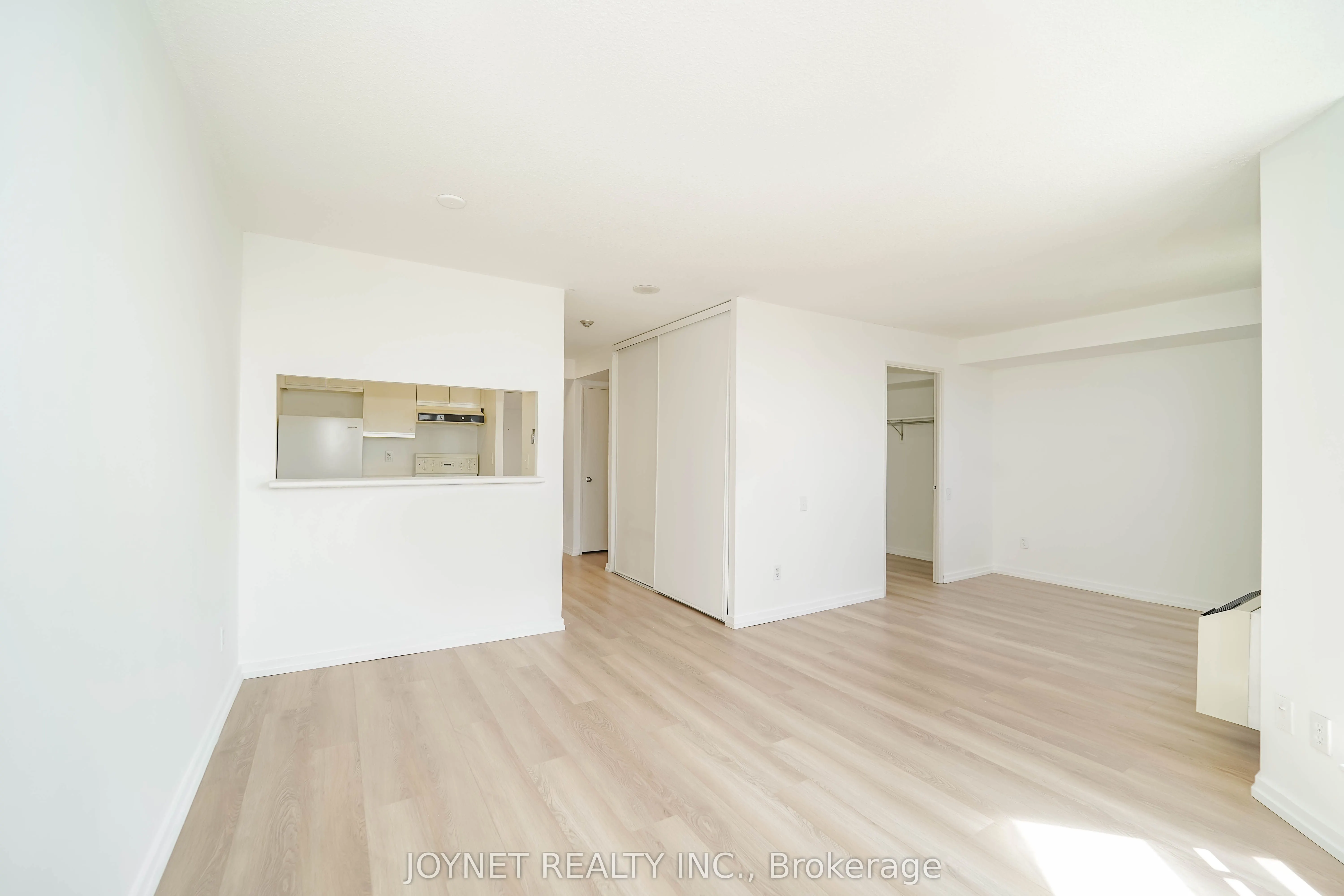 2460 Eglinton Avenue E #917