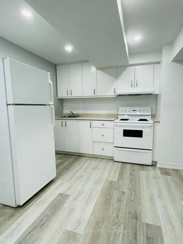 48 Carpendale Crescent, #Lower
