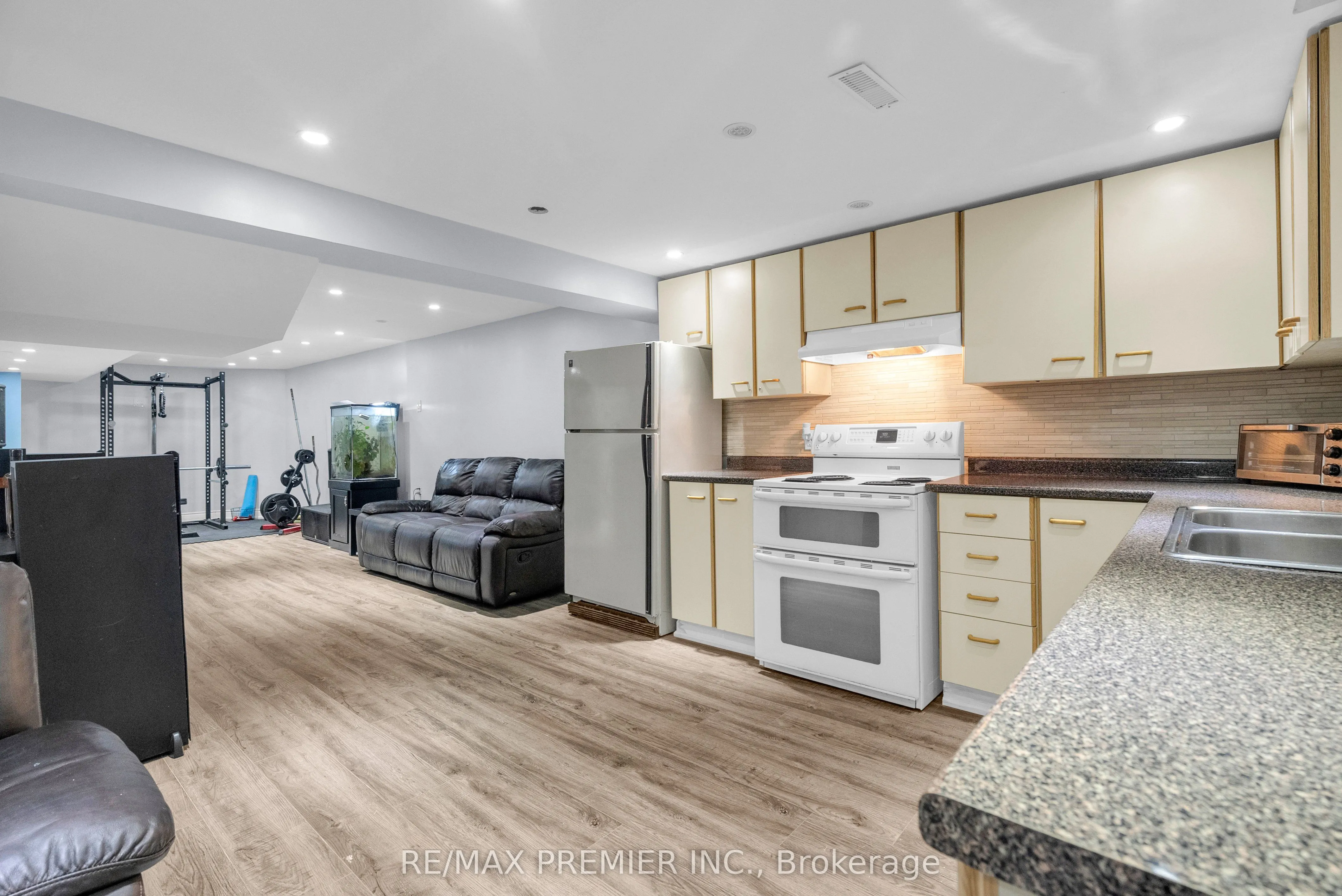 59 Glenabbey Drive