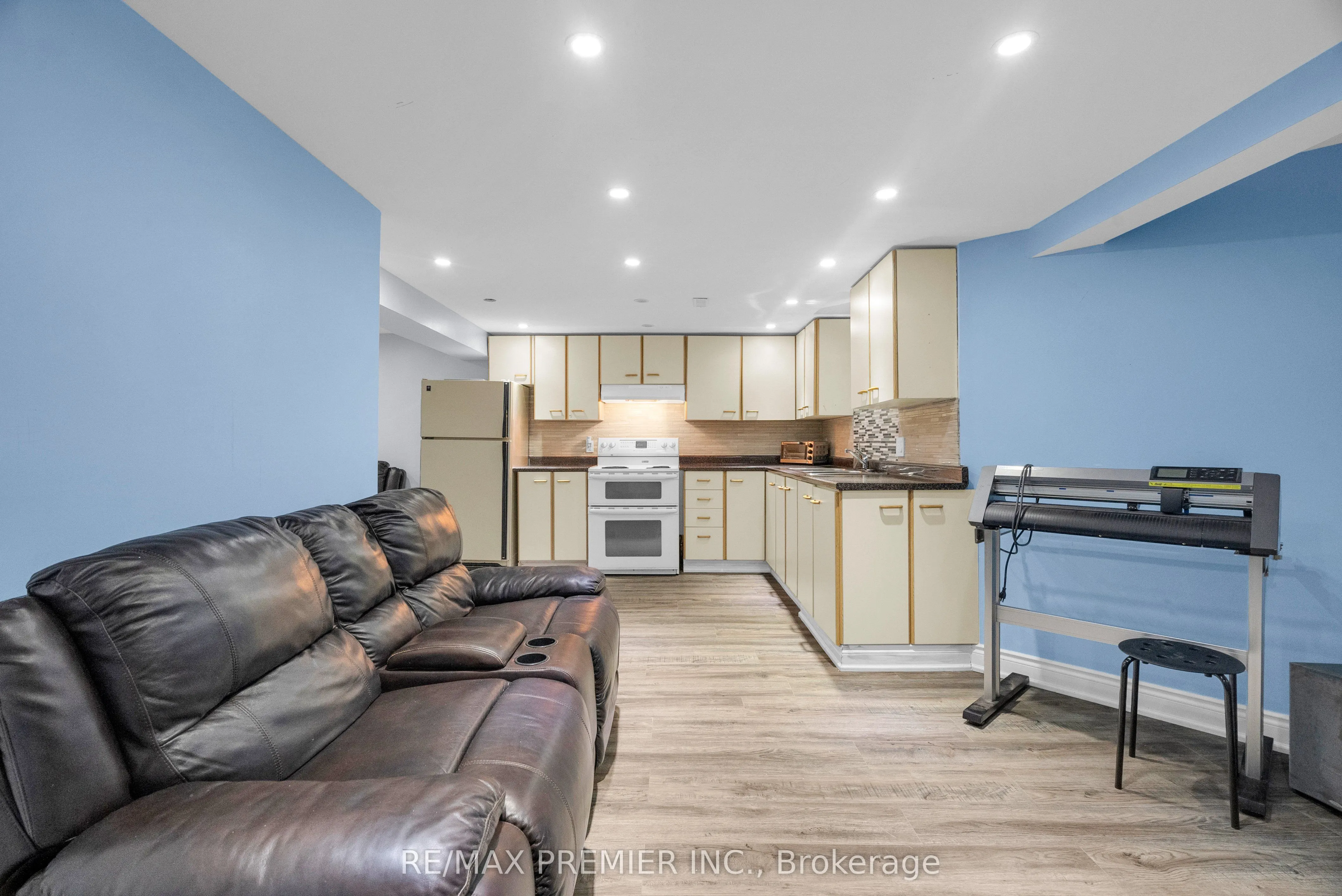 59 Glenabbey Drive