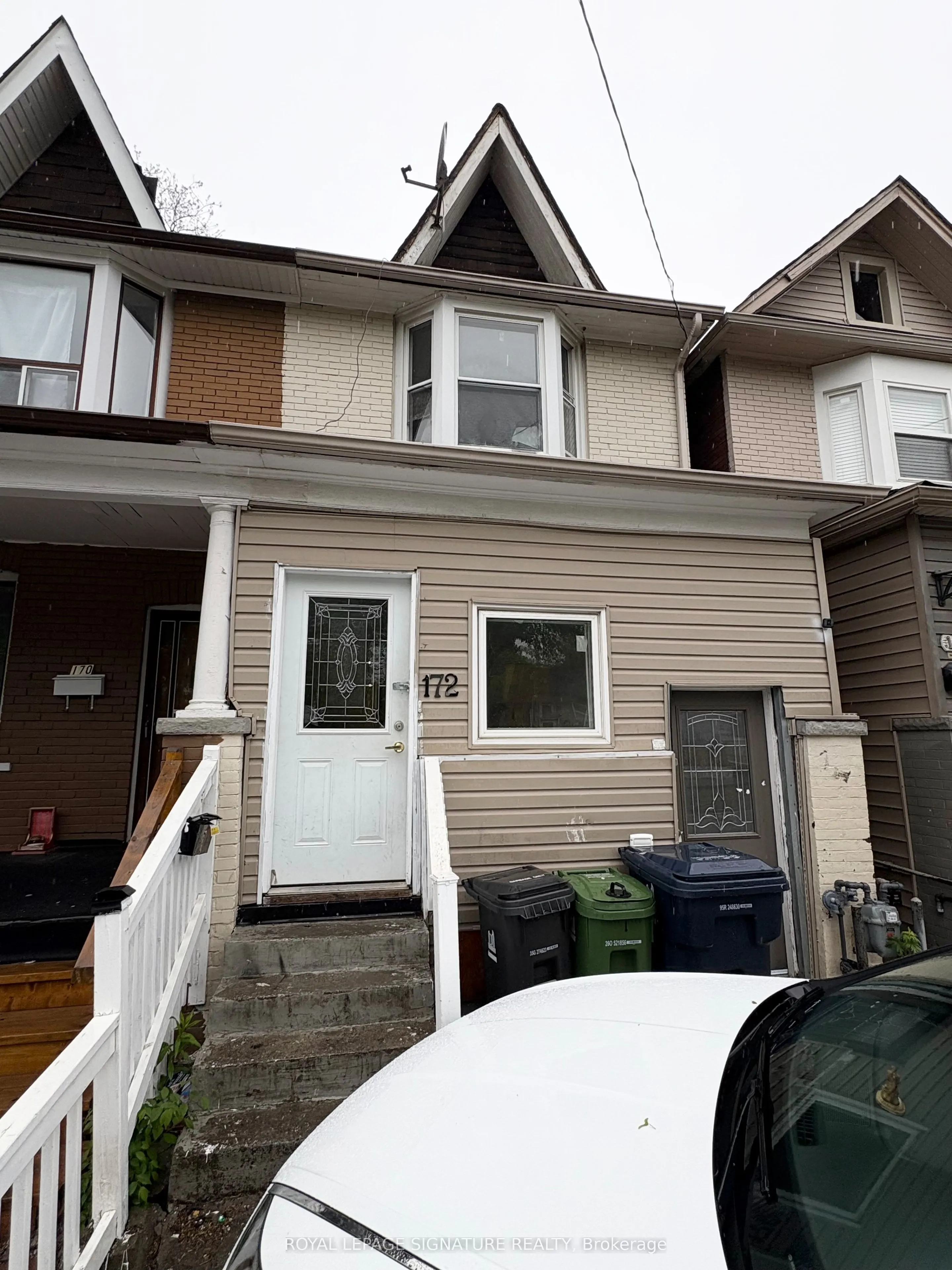 172 Coxwell Avenue, #Main