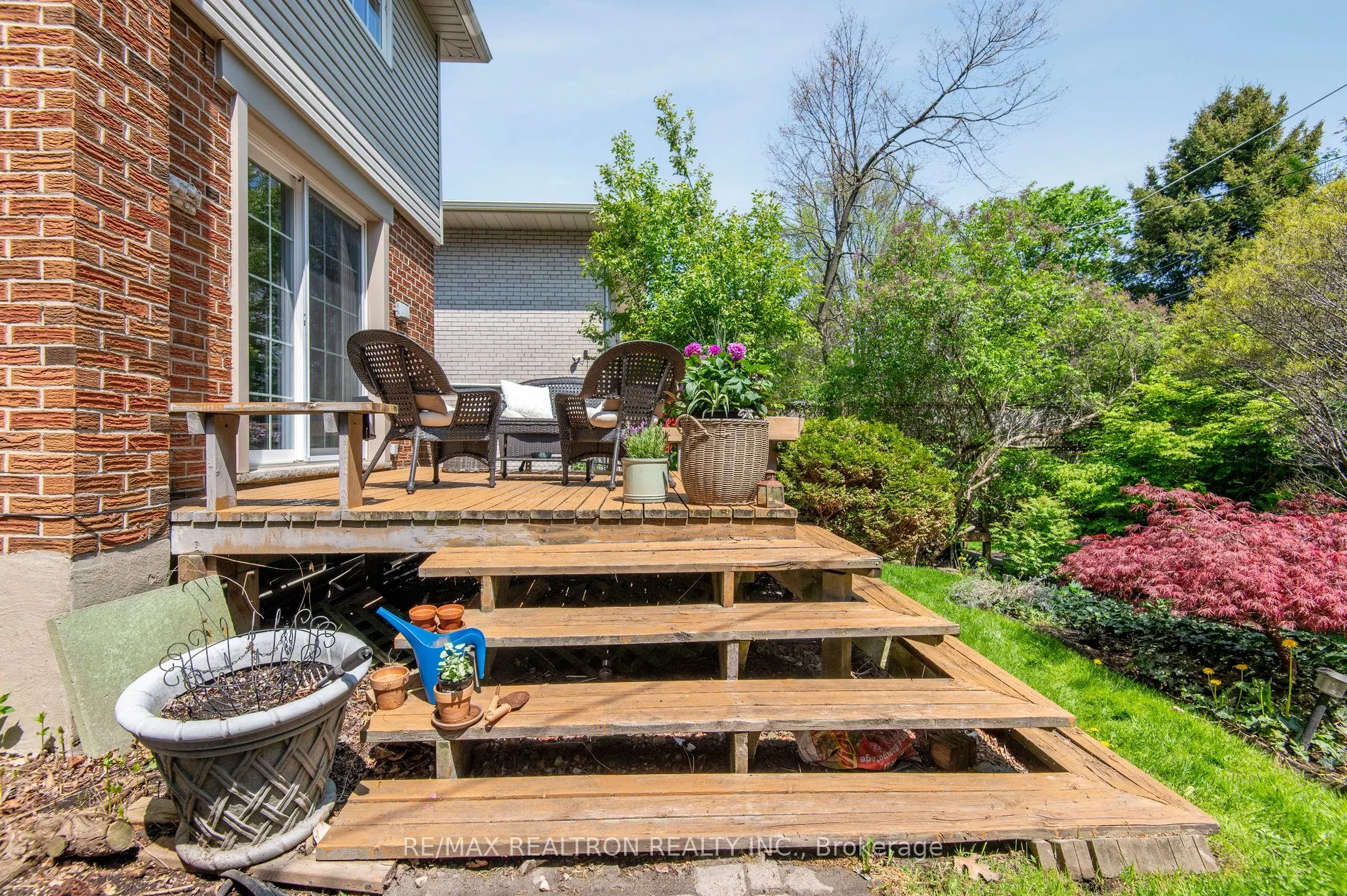 19 Cathedral Bluffs Drive