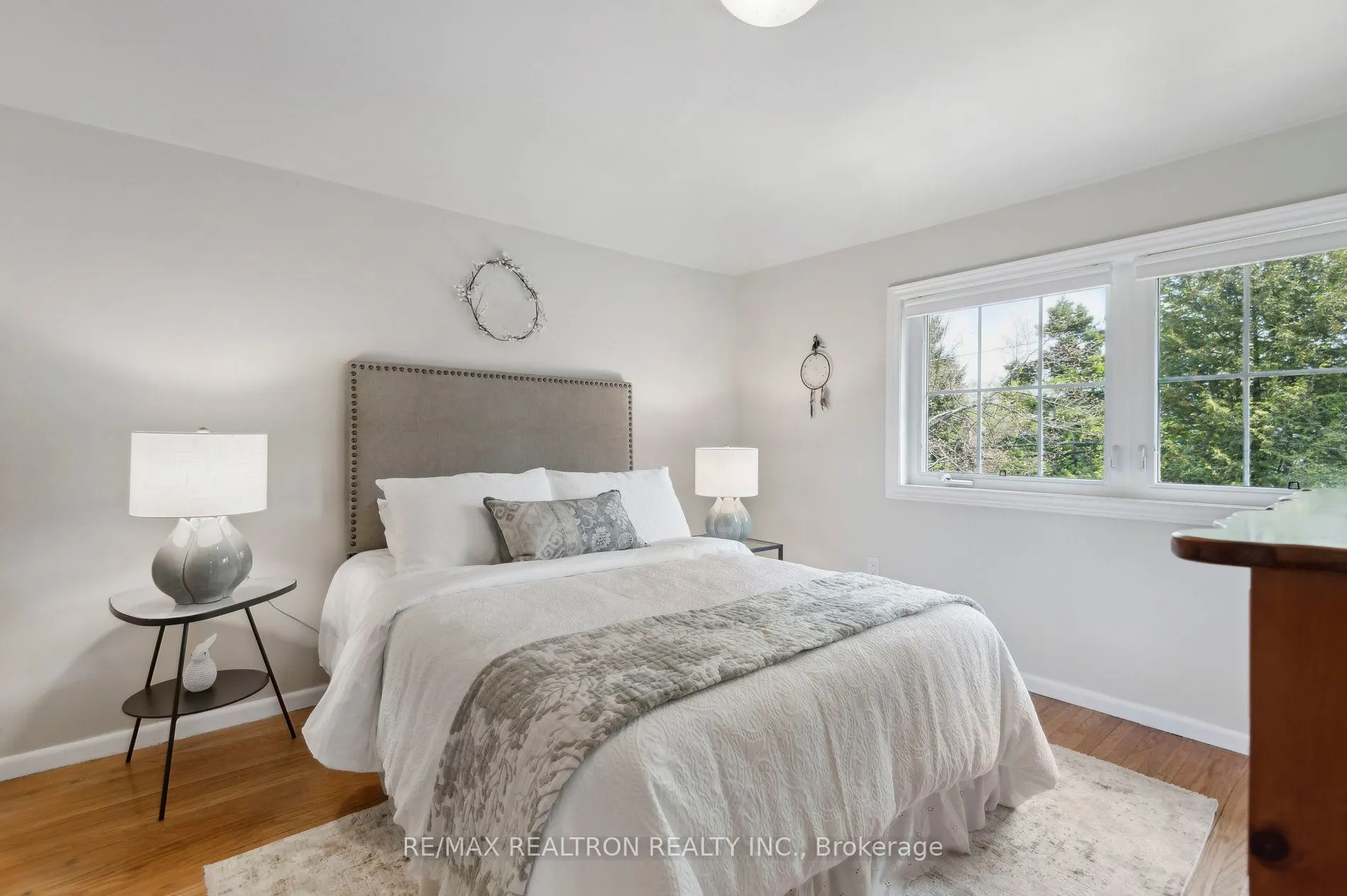 19 Cathedral Bluffs Drive