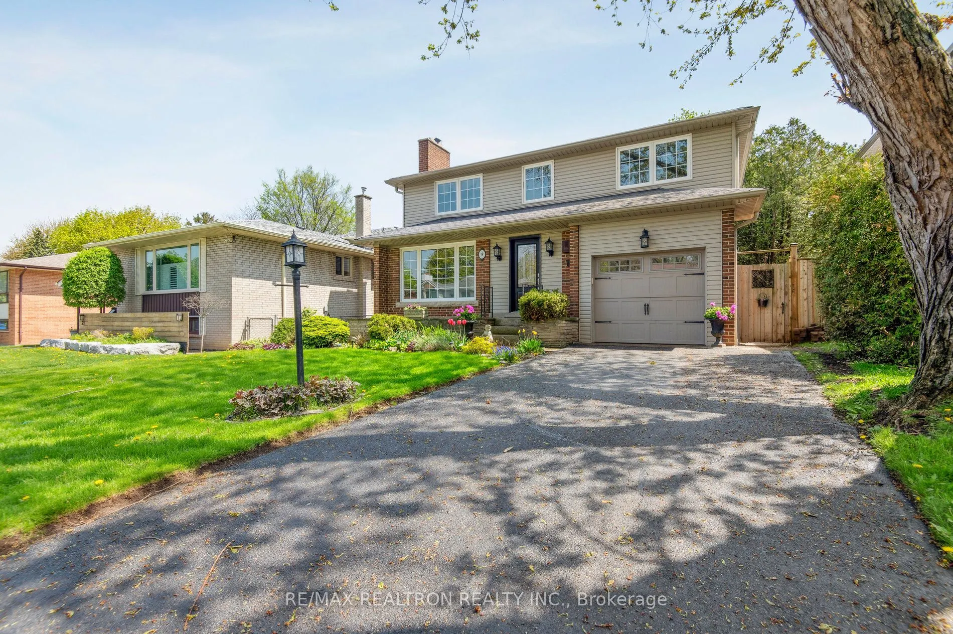 19 Cathedral Bluffs Drive