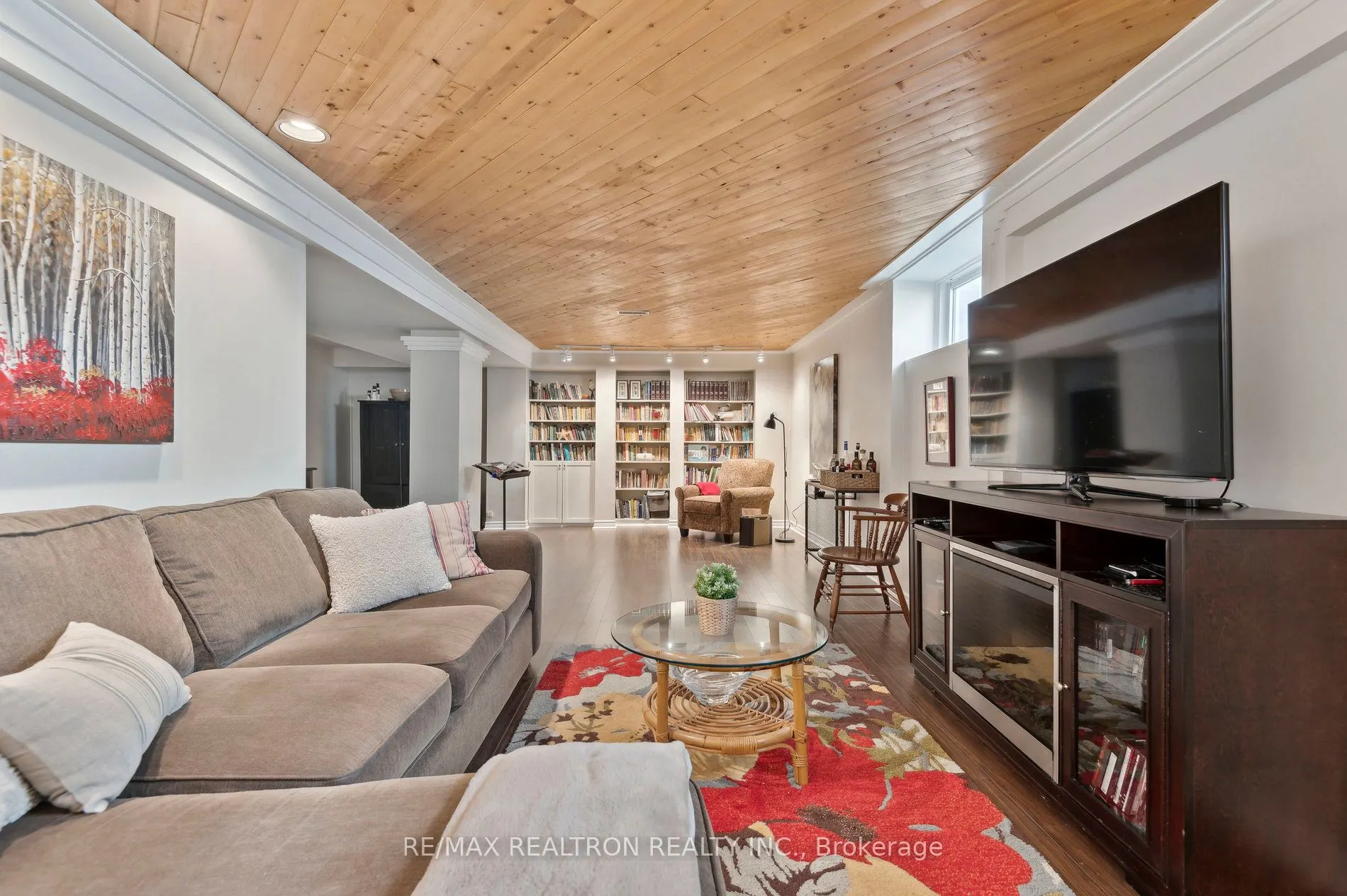 19 Cathedral Bluffs Drive