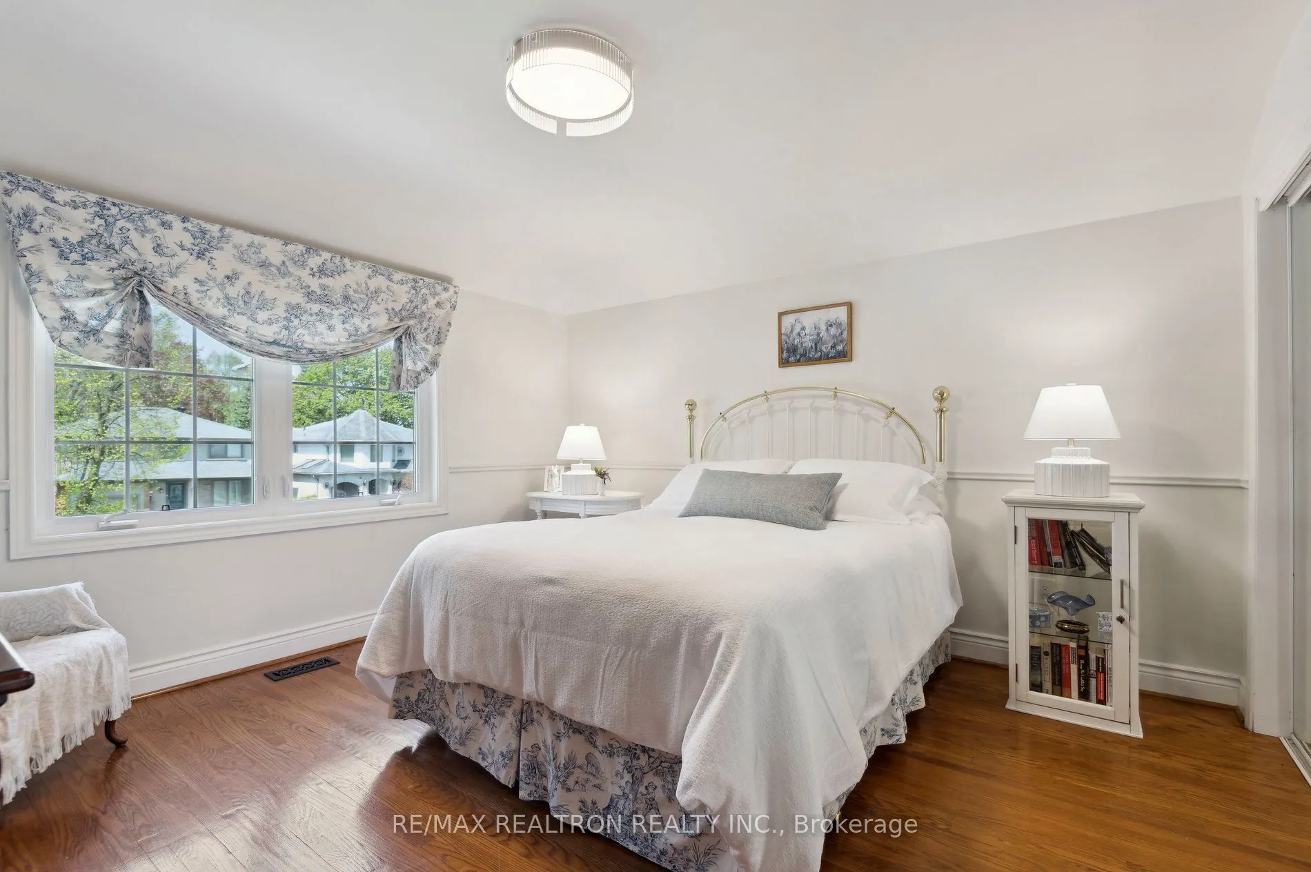 19 Cathedral Bluffs Drive
