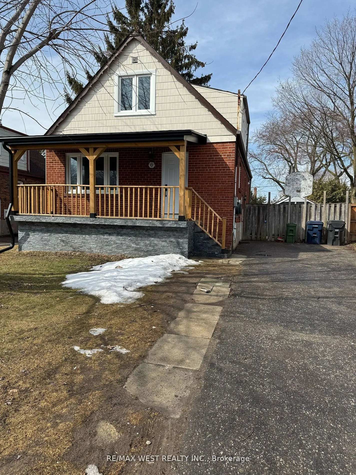 6 Valerie Road, #Main Floor