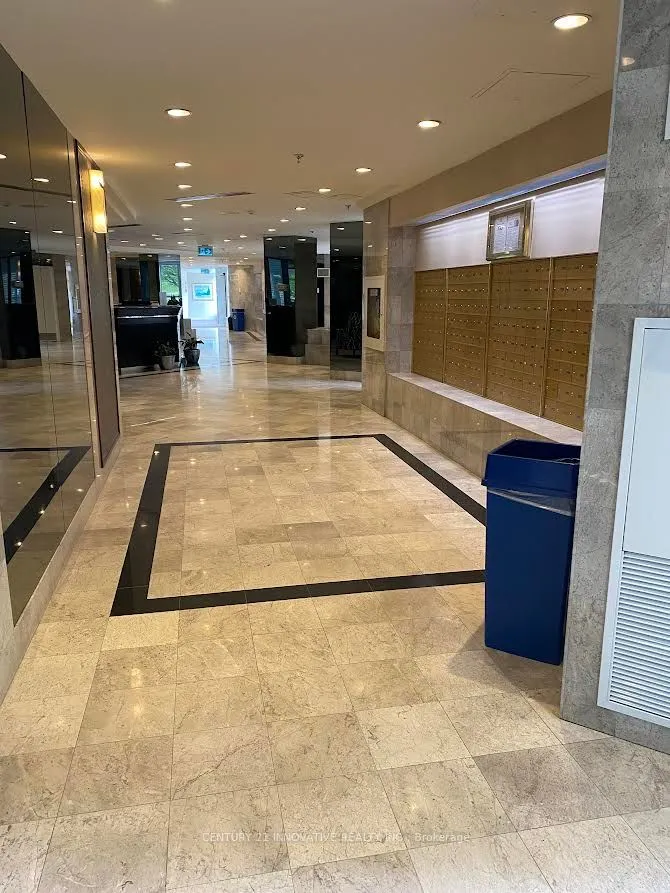 3233 Eglinton Avenue E #511