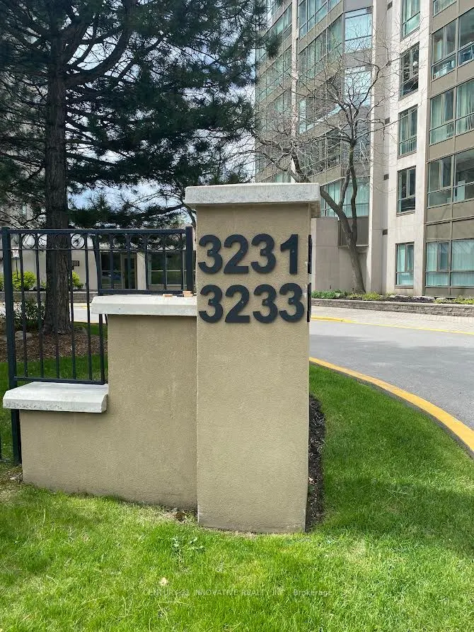 3233 Eglinton Avenue E #511