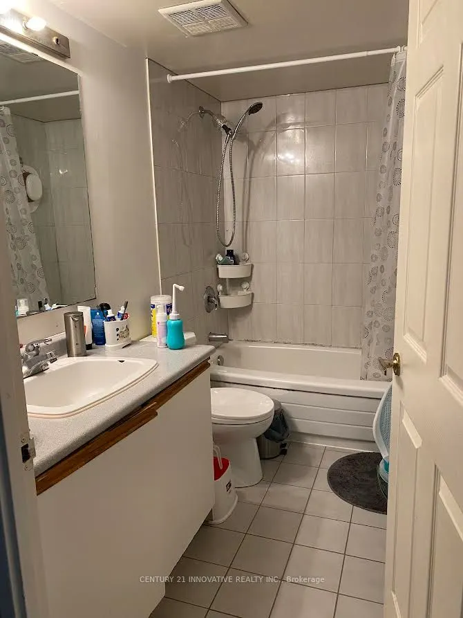 3233 Eglinton Avenue E #511