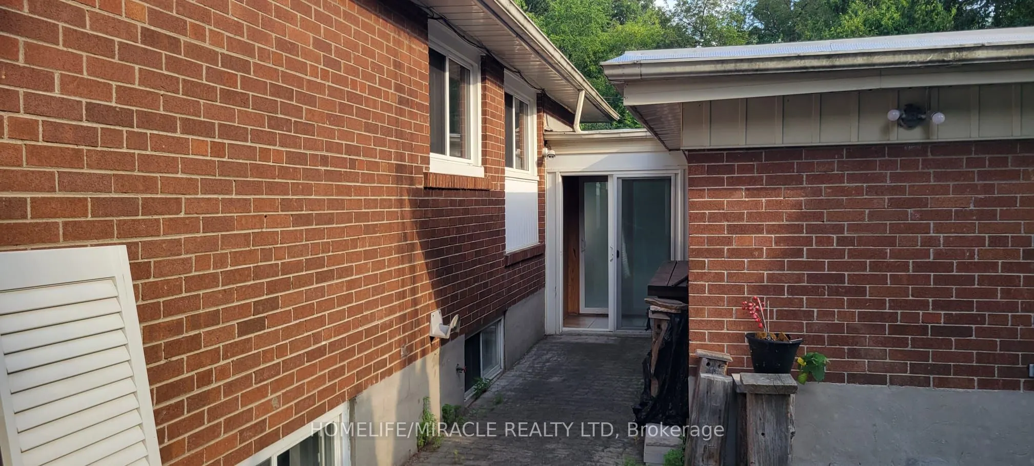 246 Island Road