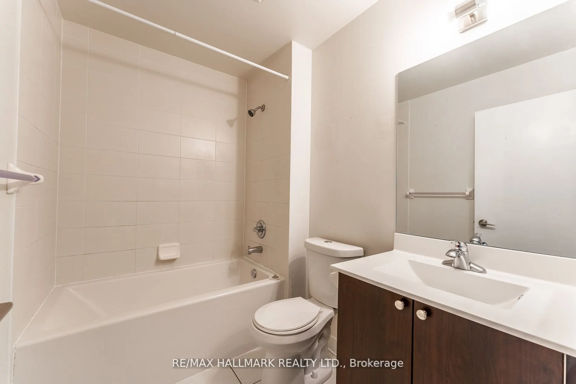 181 Village Green Square #2220