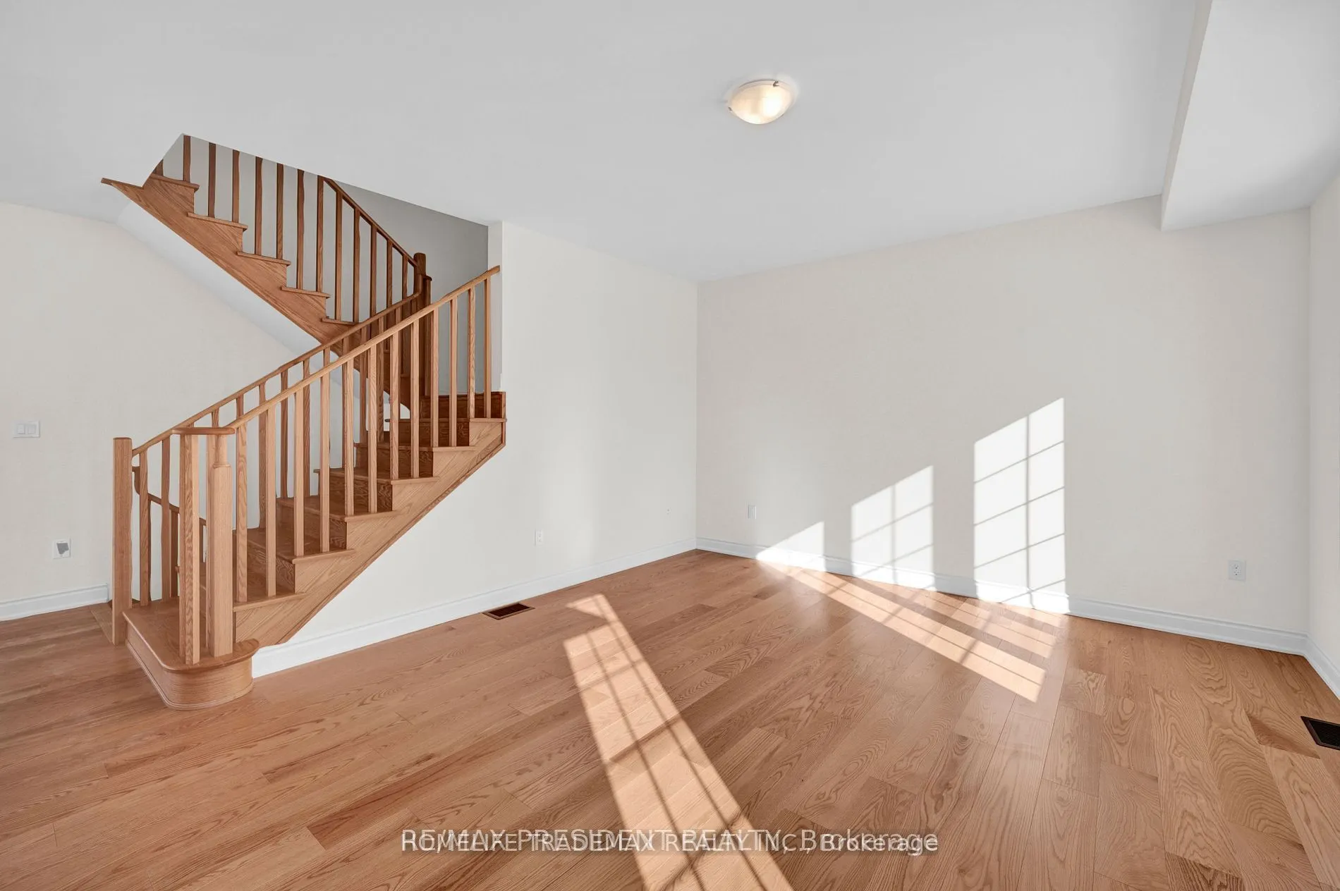 2577 Bandsman Crescent