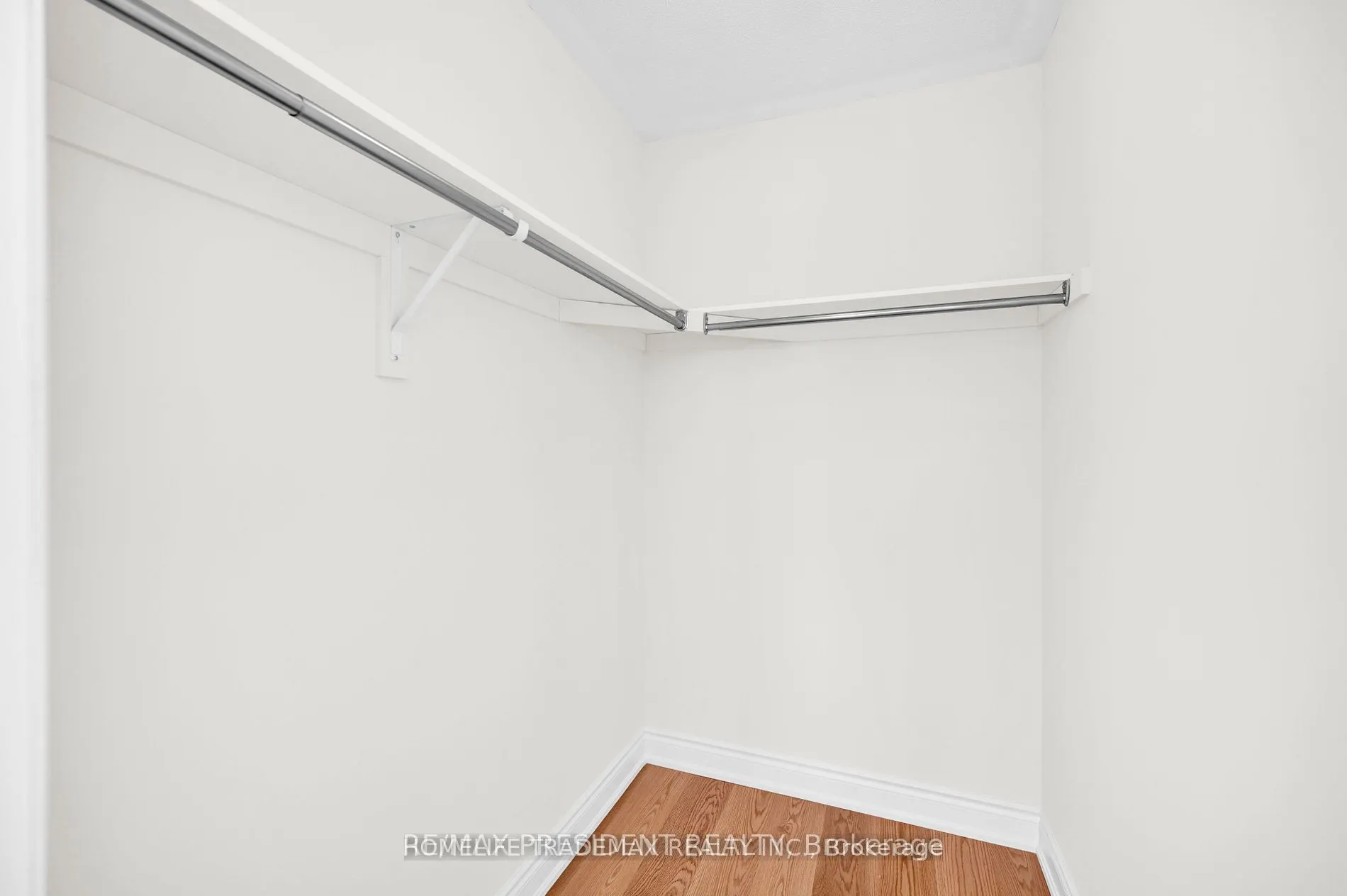 2577 Bandsman Crescent