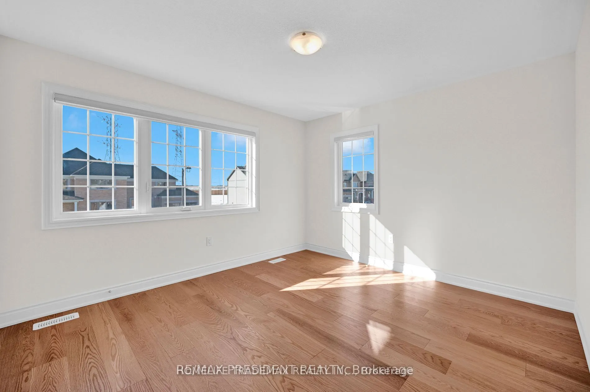 2577 Bandsman Crescent