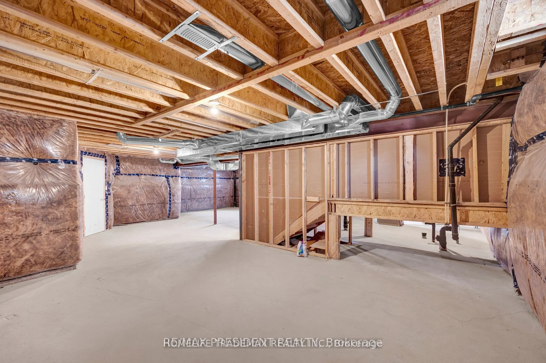 2577 Bandsman Crescent