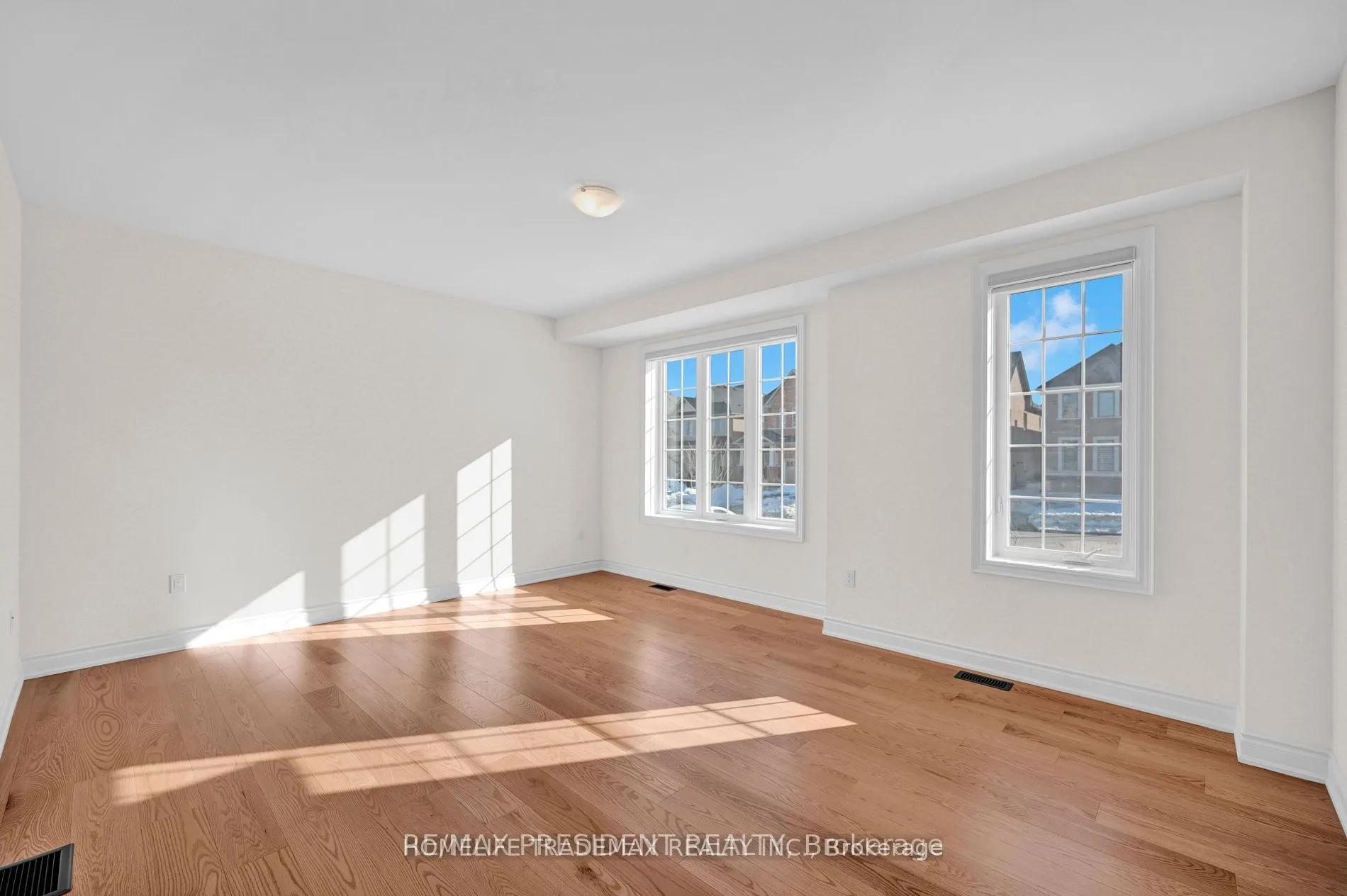 2577 Bandsman Crescent