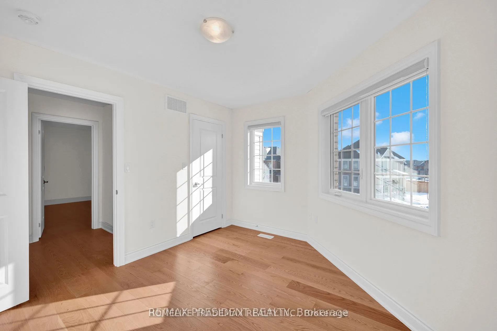 2577 Bandsman Crescent