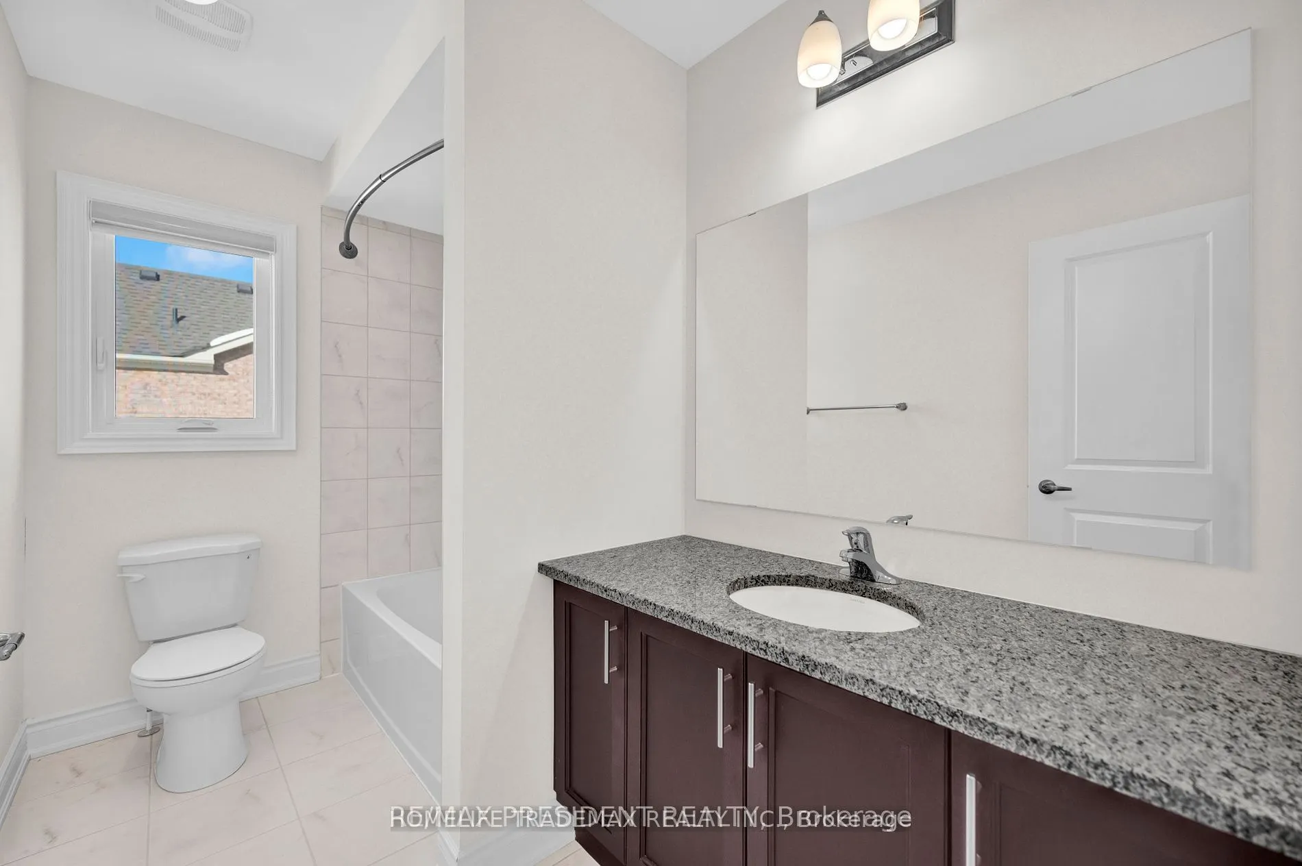 2577 Bandsman Crescent