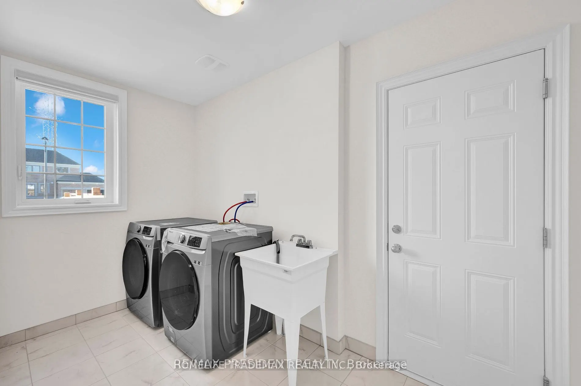 2577 Bandsman Crescent