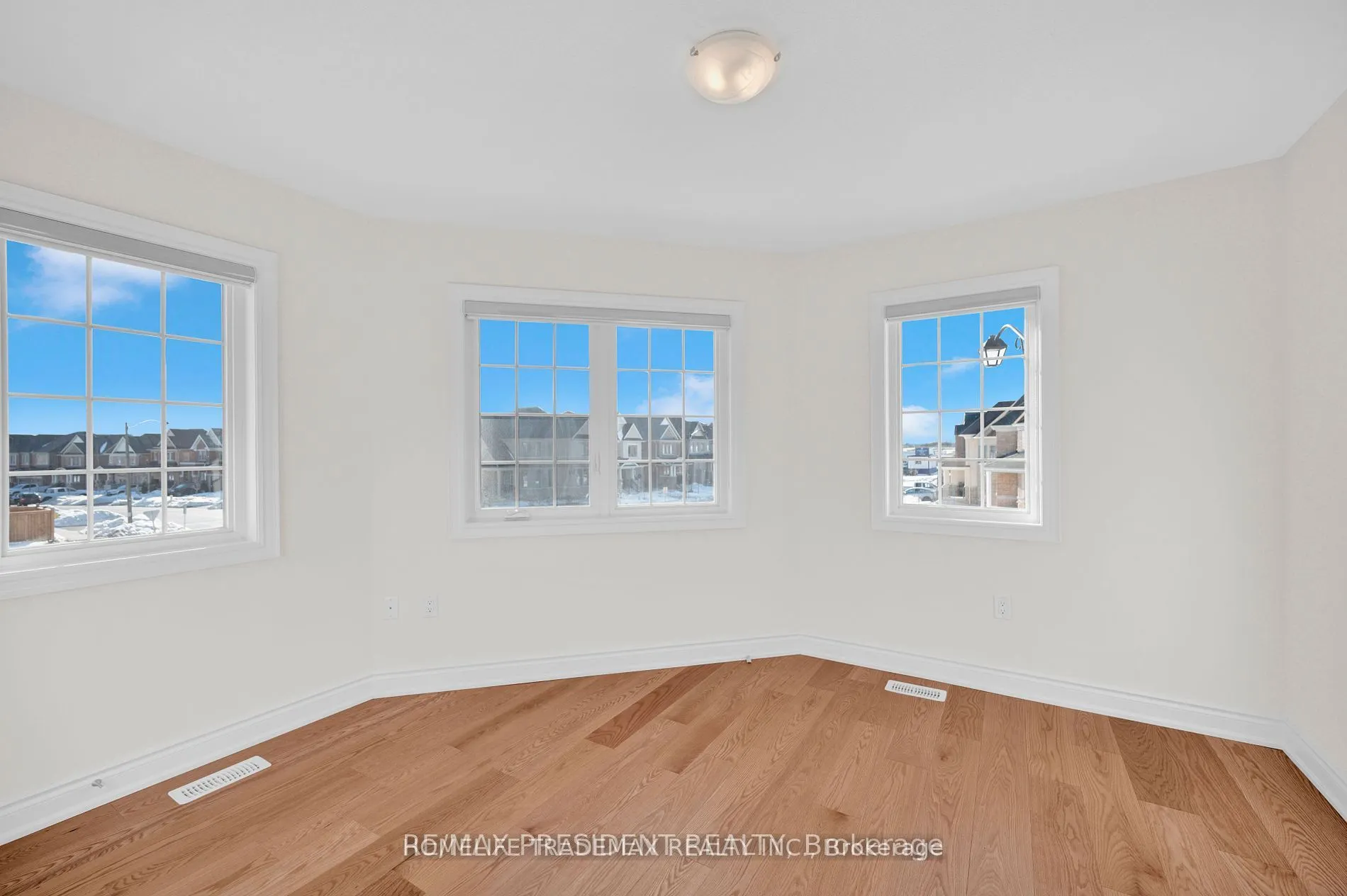 2577 Bandsman Crescent