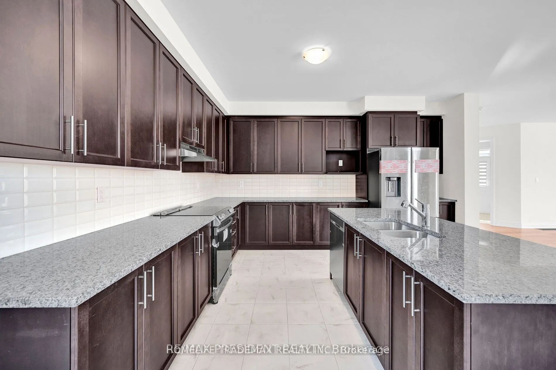 2577 Bandsman Crescent