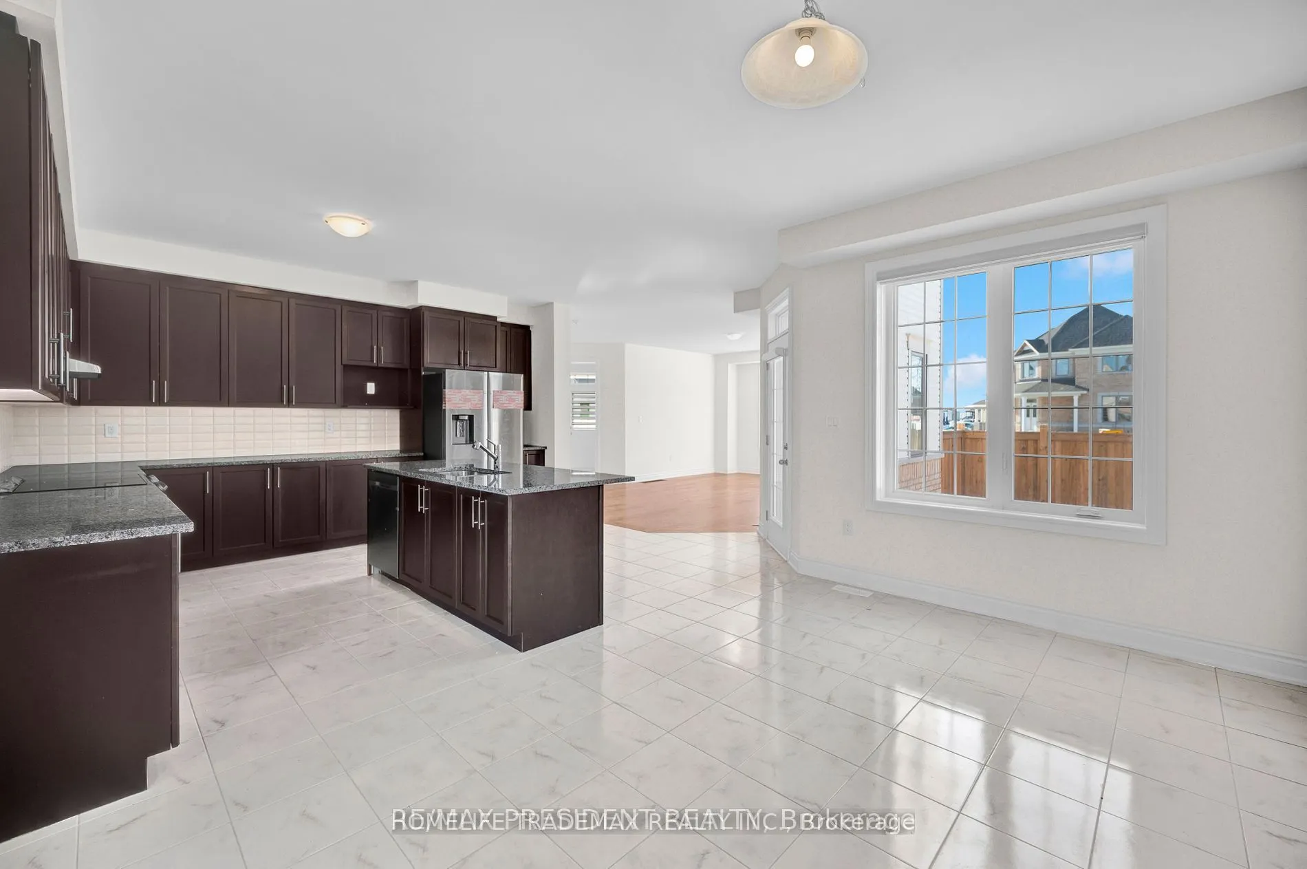 2577 Bandsman Crescent