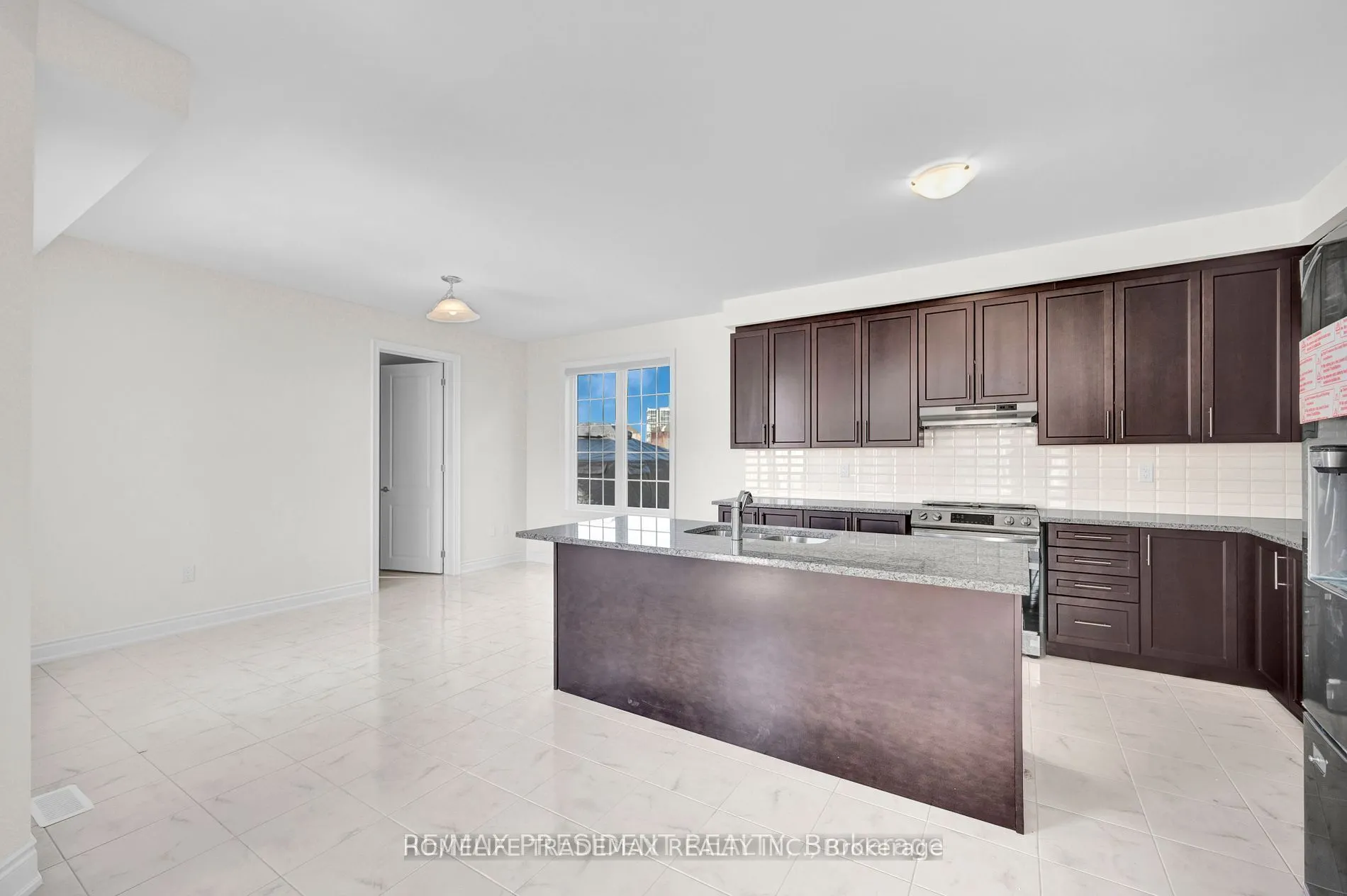 2577 Bandsman Crescent