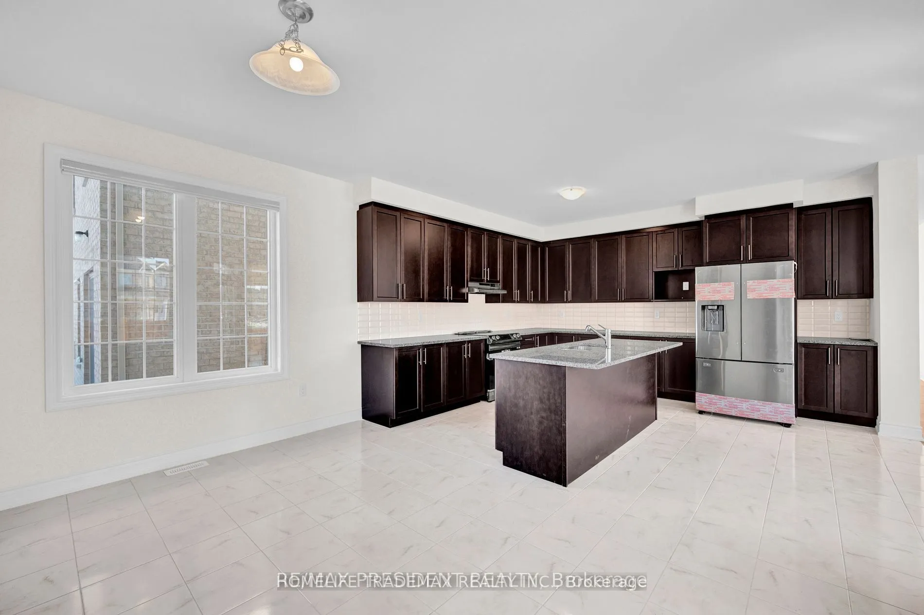 2577 Bandsman Crescent