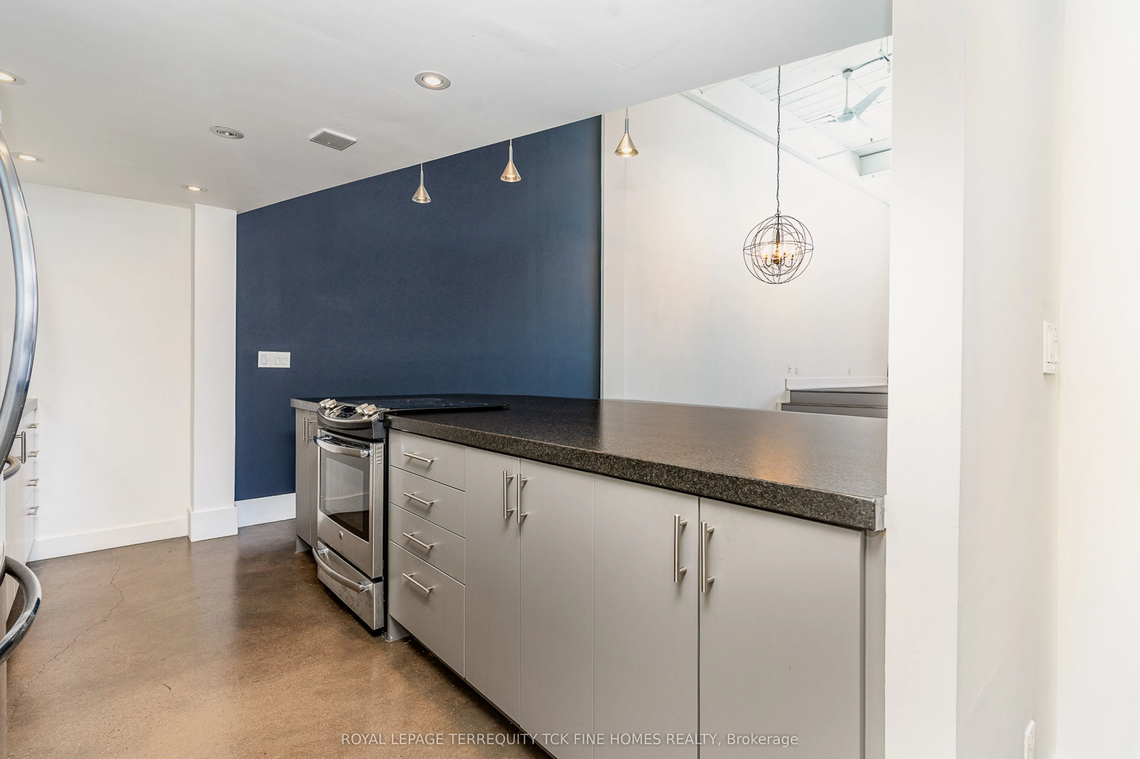 1173 Dundas Street E, #225
