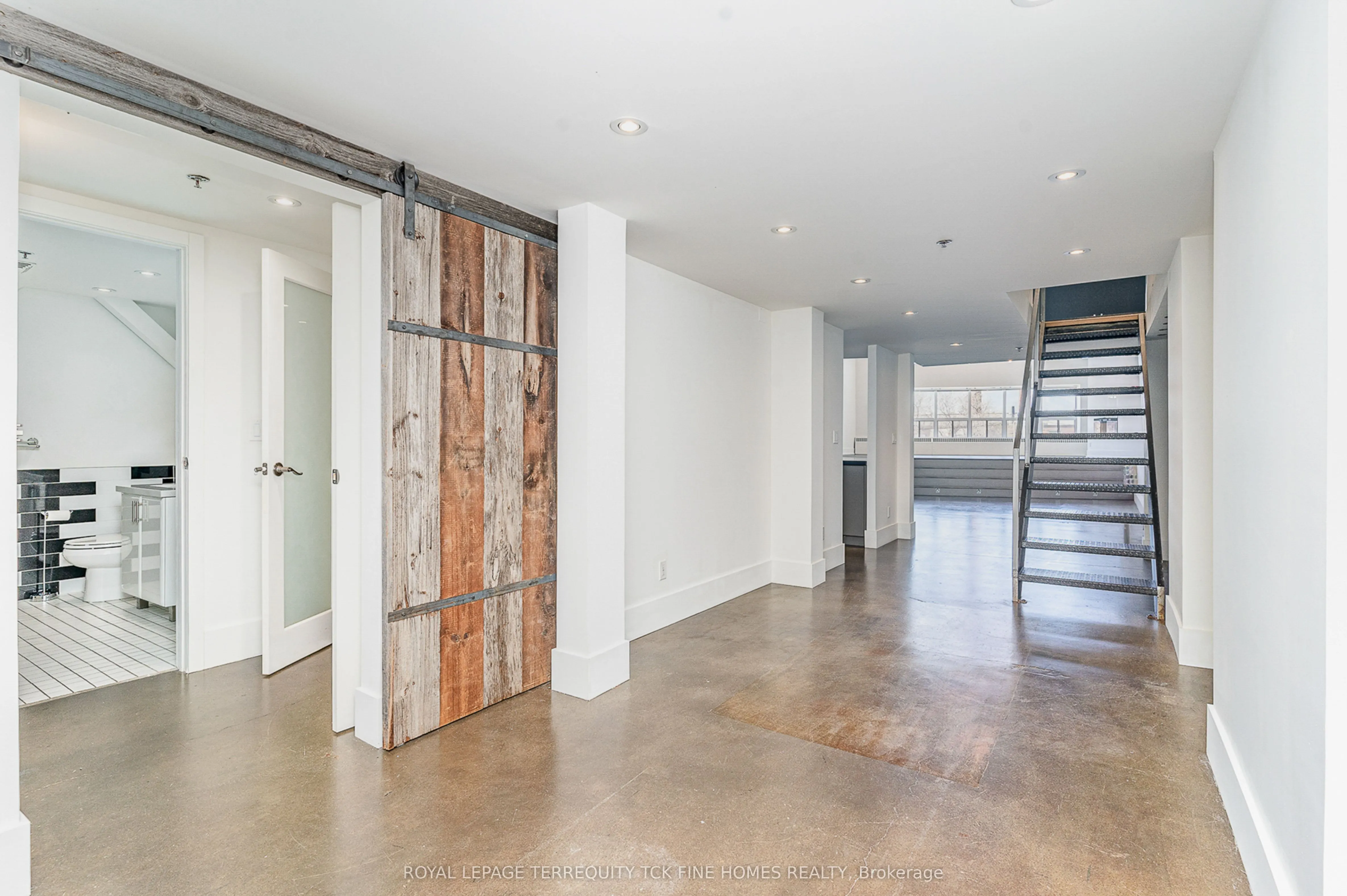 1173 Dundas Street E, #225