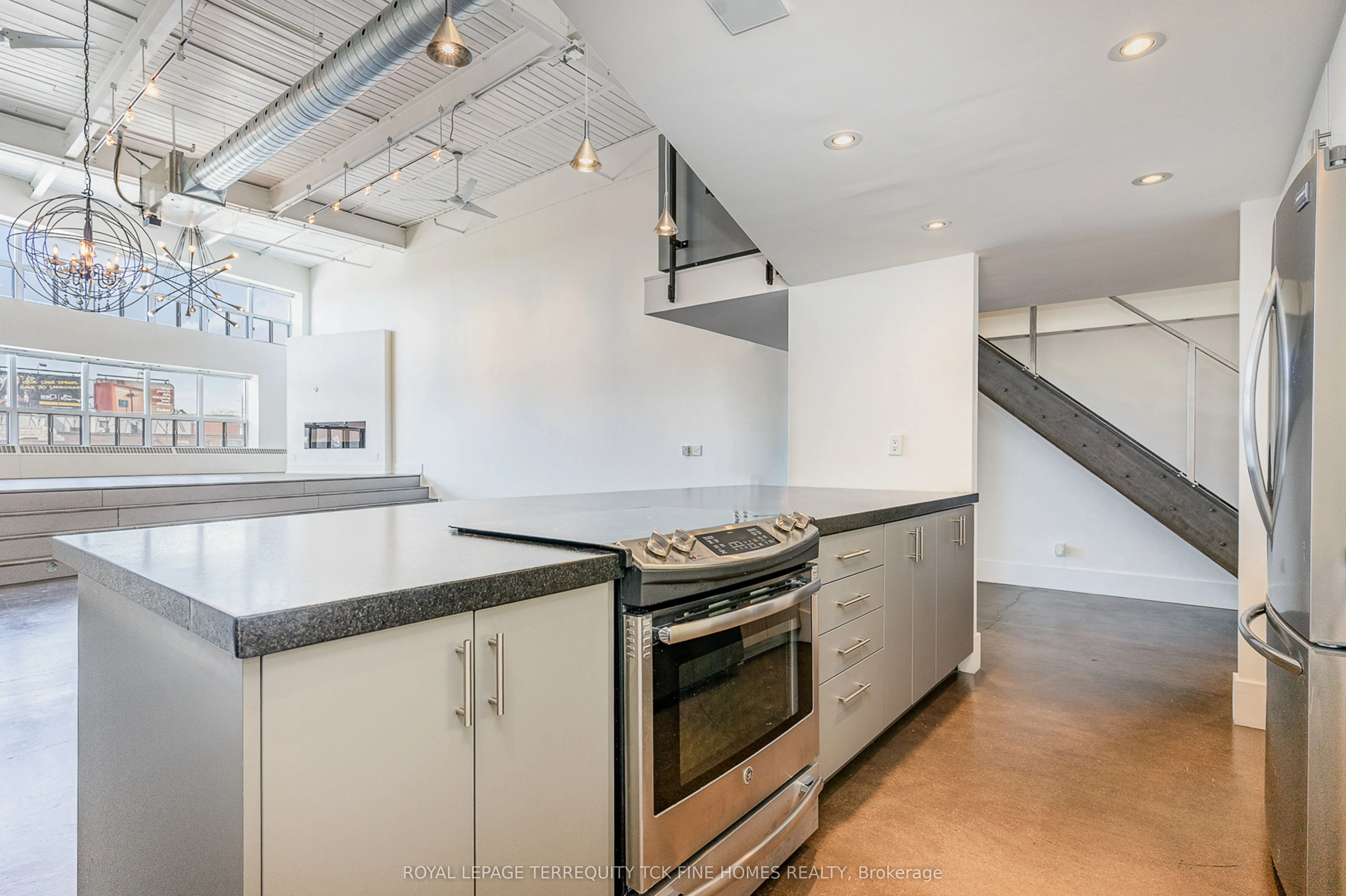 1173 Dundas Street E, #225