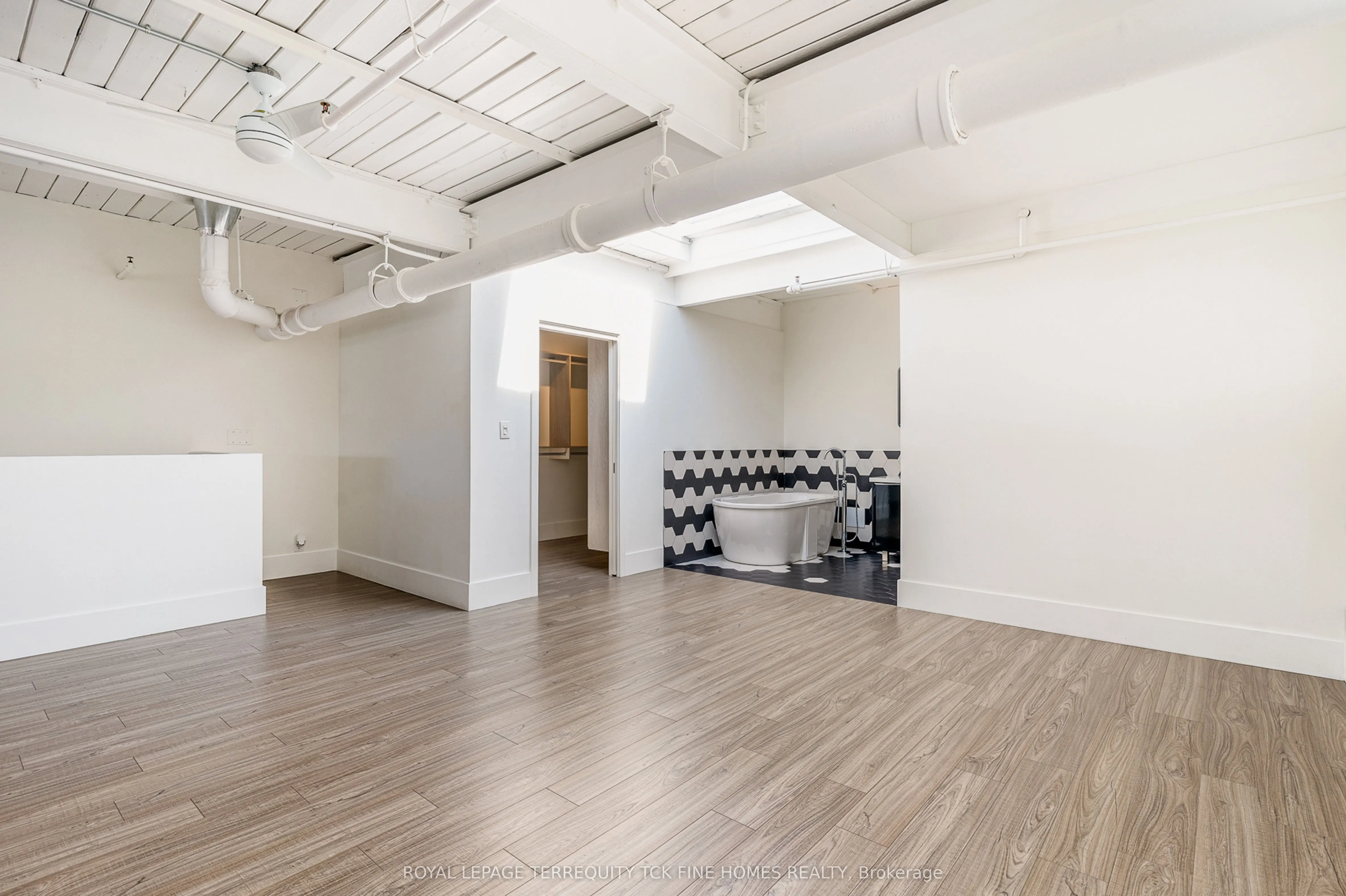 1173 Dundas Street E, #225