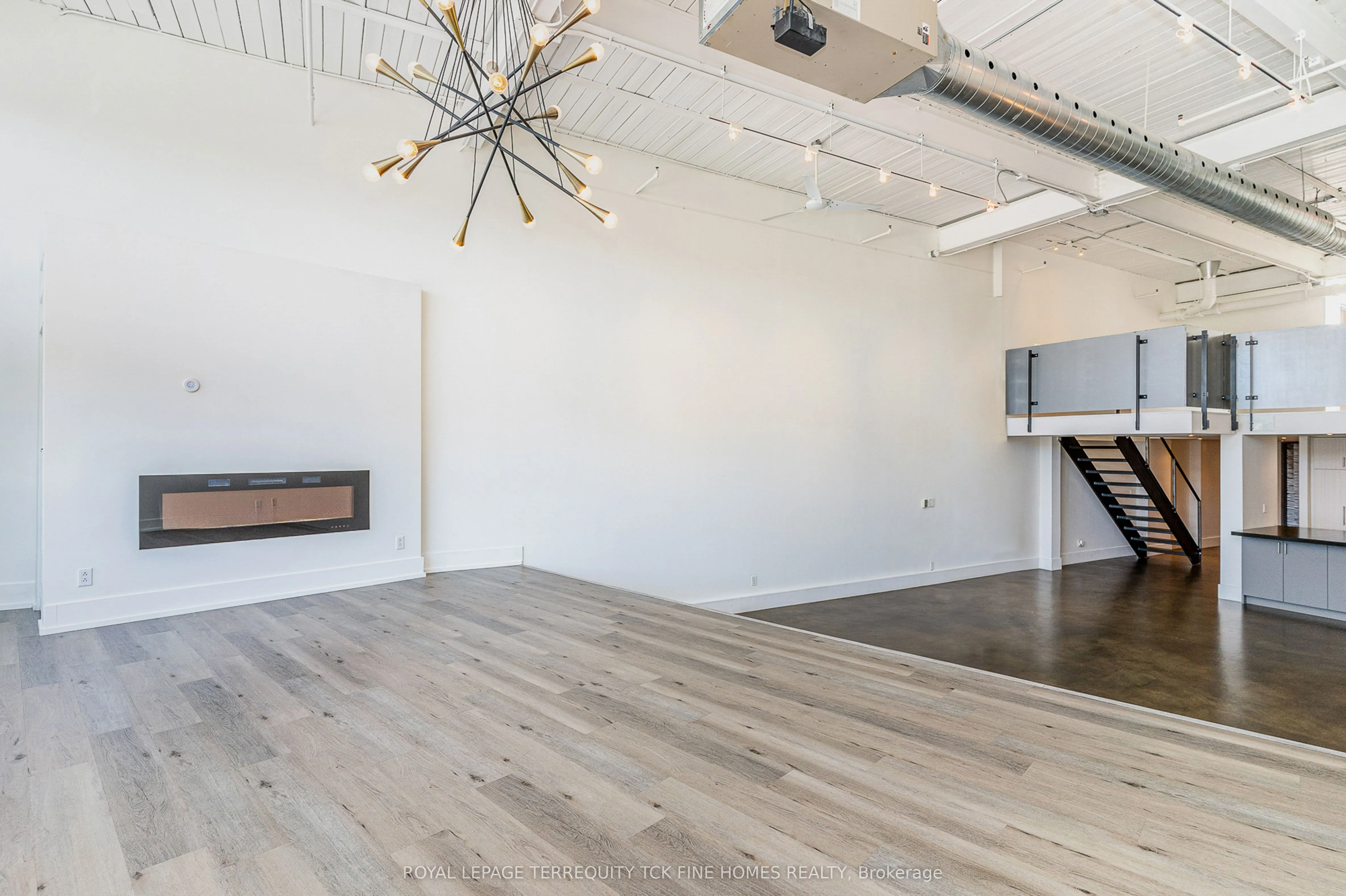 1173 Dundas Street E, #225