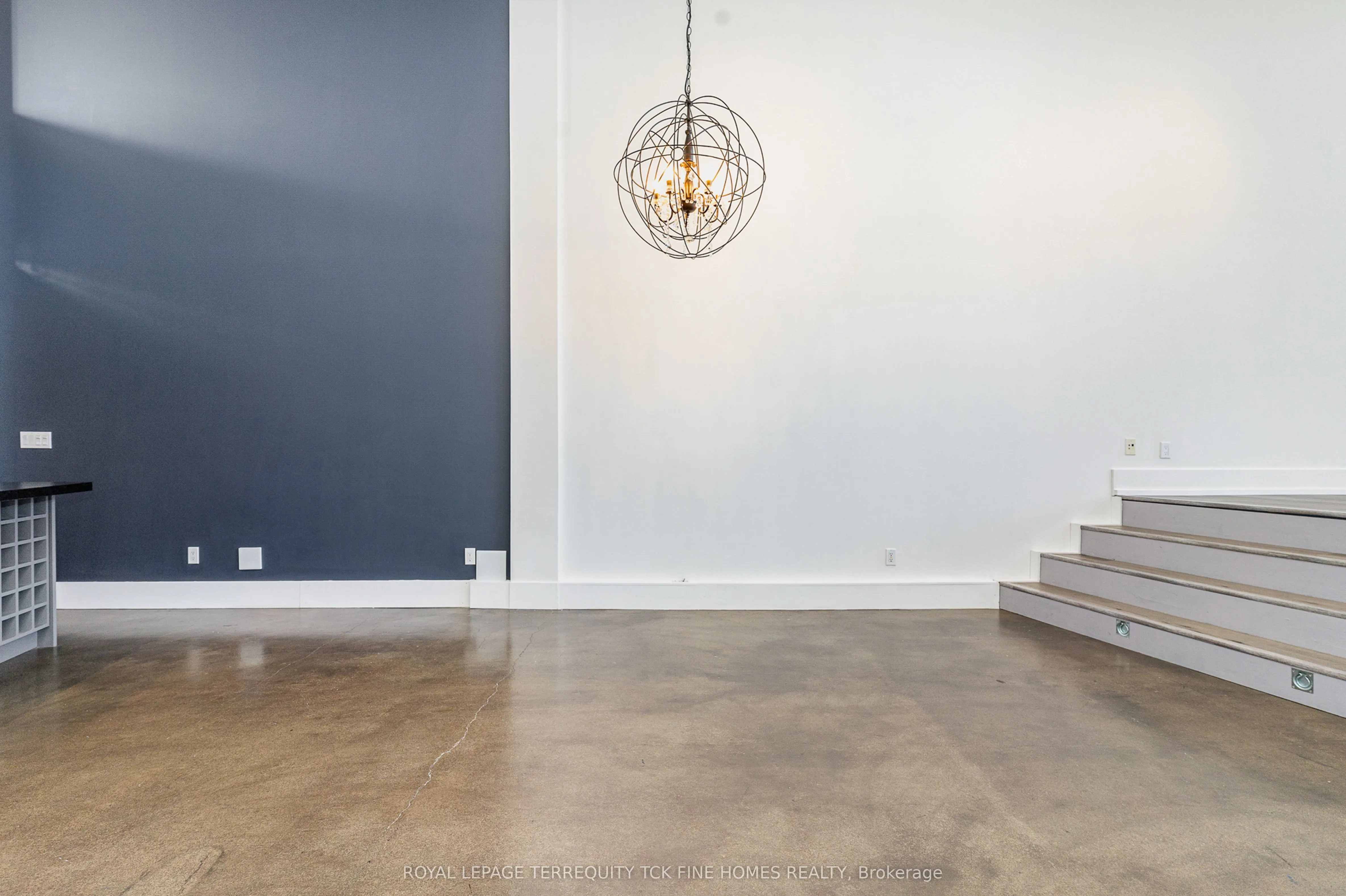 1173 Dundas Street E, #225