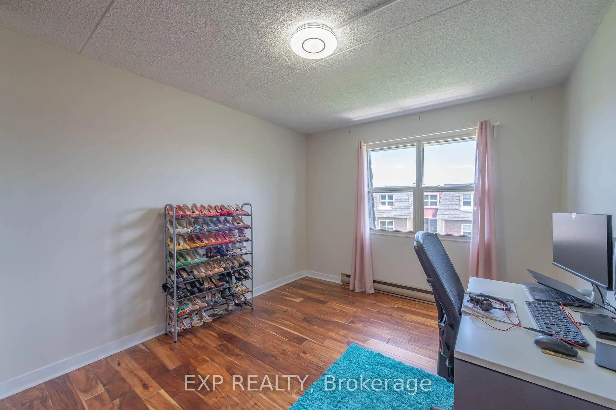580 Mary Street E #214