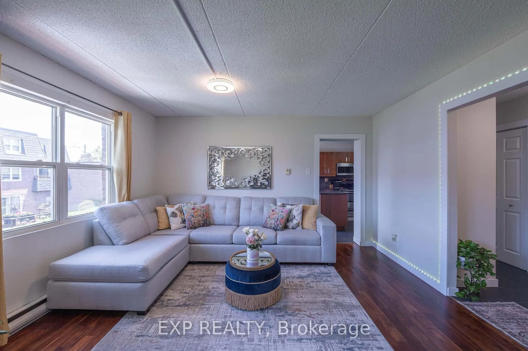 580 Mary Street E #214